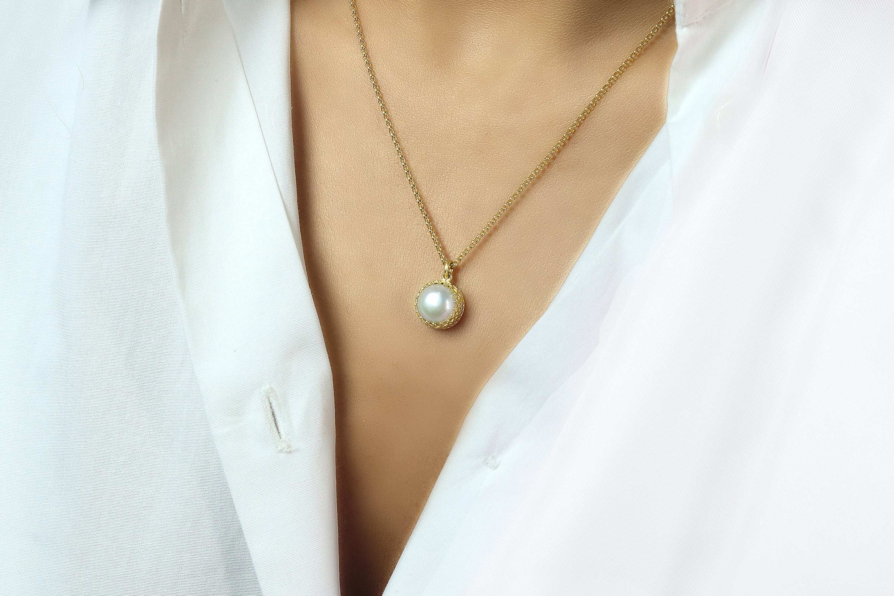 Stunning Gold White Pearl Necklace necklaces Anemone Jewelry