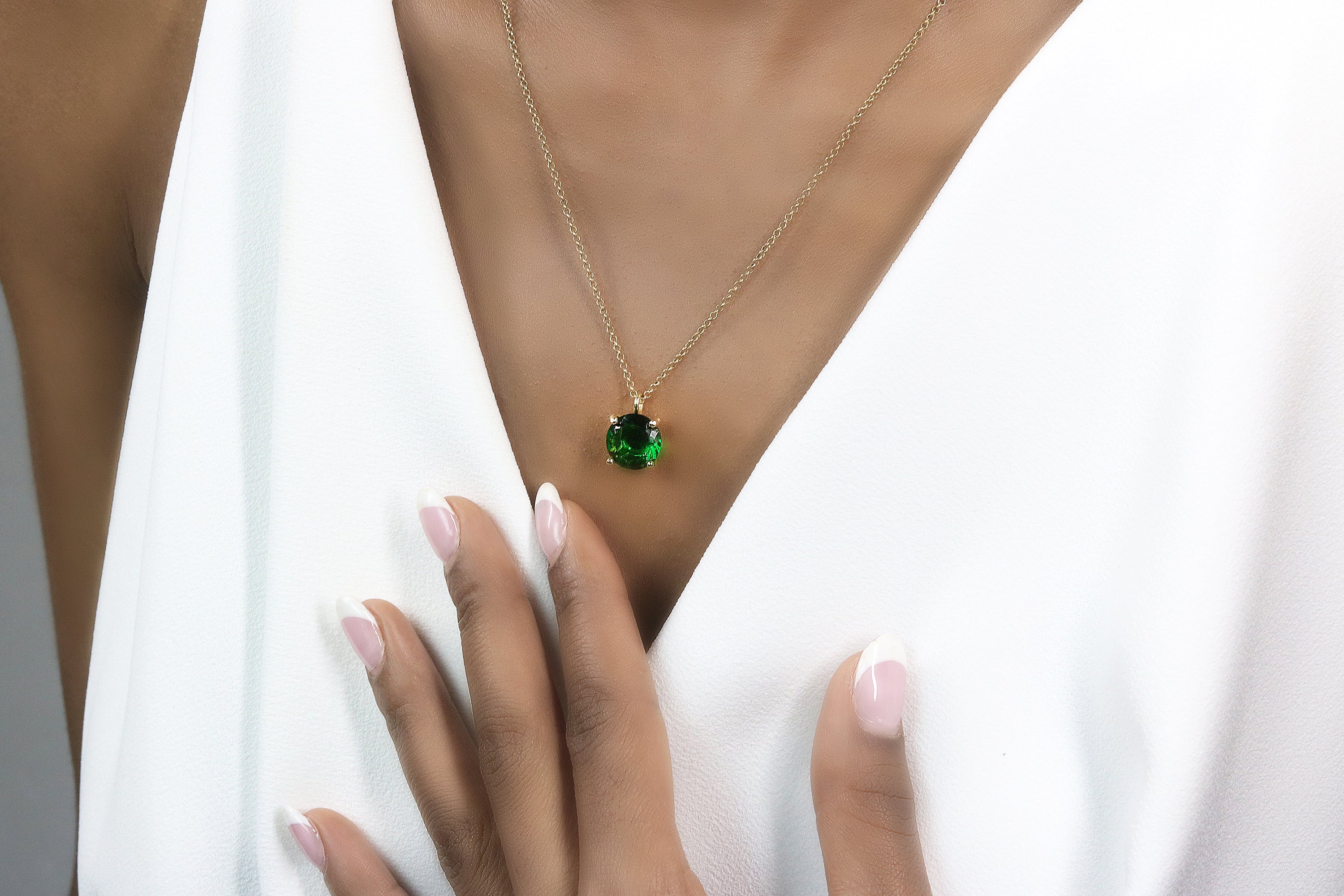 Round Emerald Gold Pendant Necklace necklaces Anemone Unique