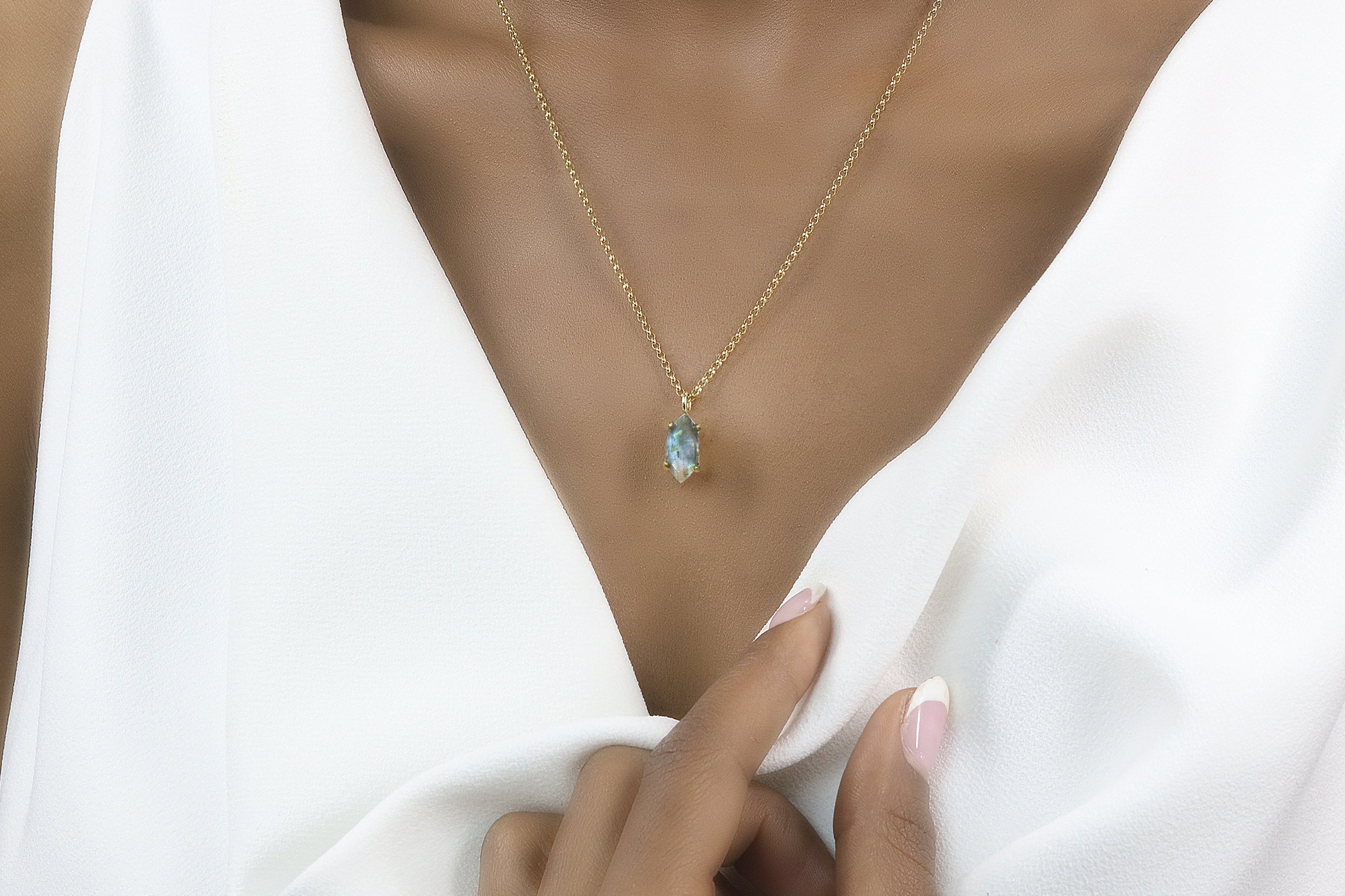 Charming Labradorite Gold Pendant Necklace necklaces Anemone Unique