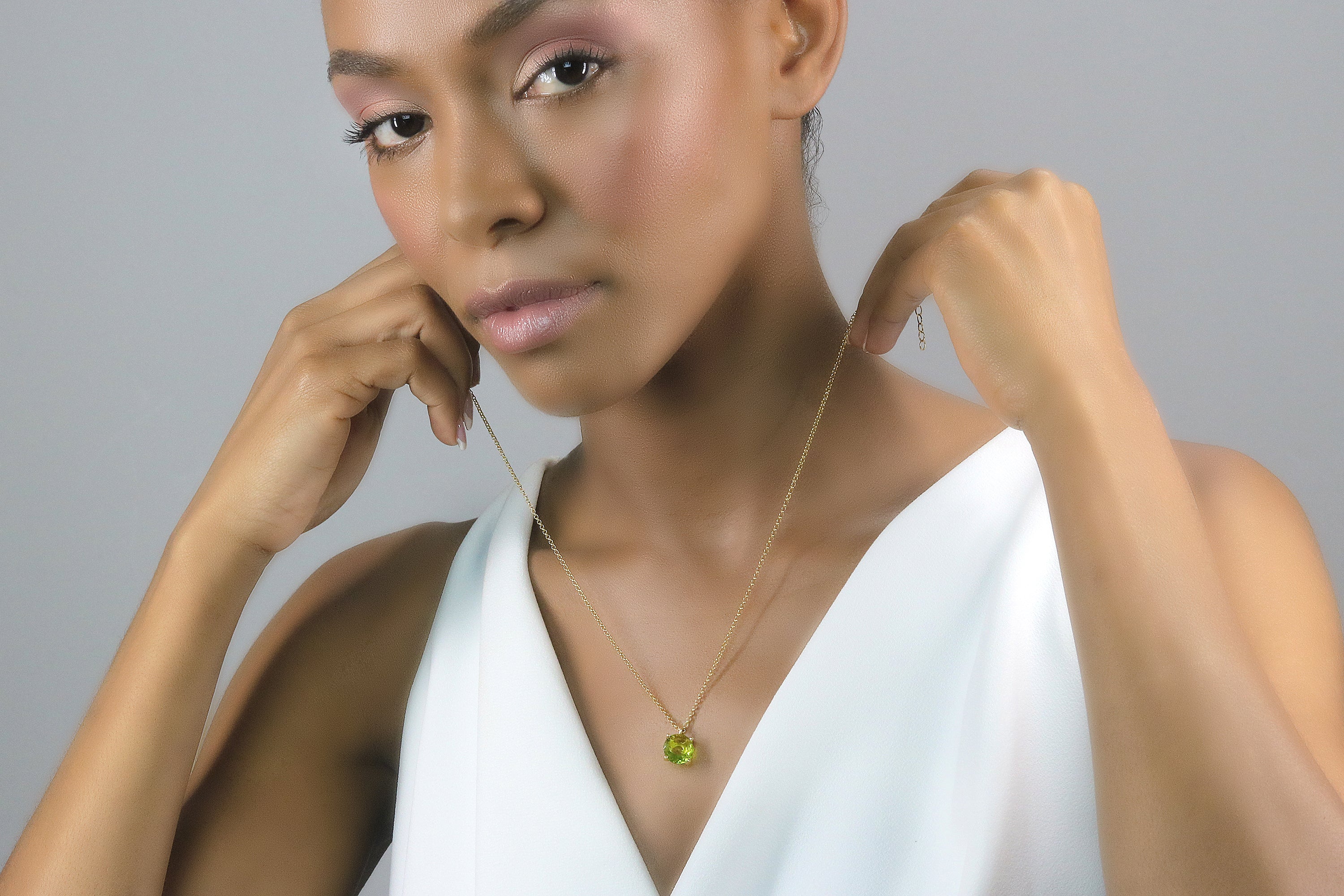 Chic Peridot Necklace in Sterling Silver necklaces Anemone Unique