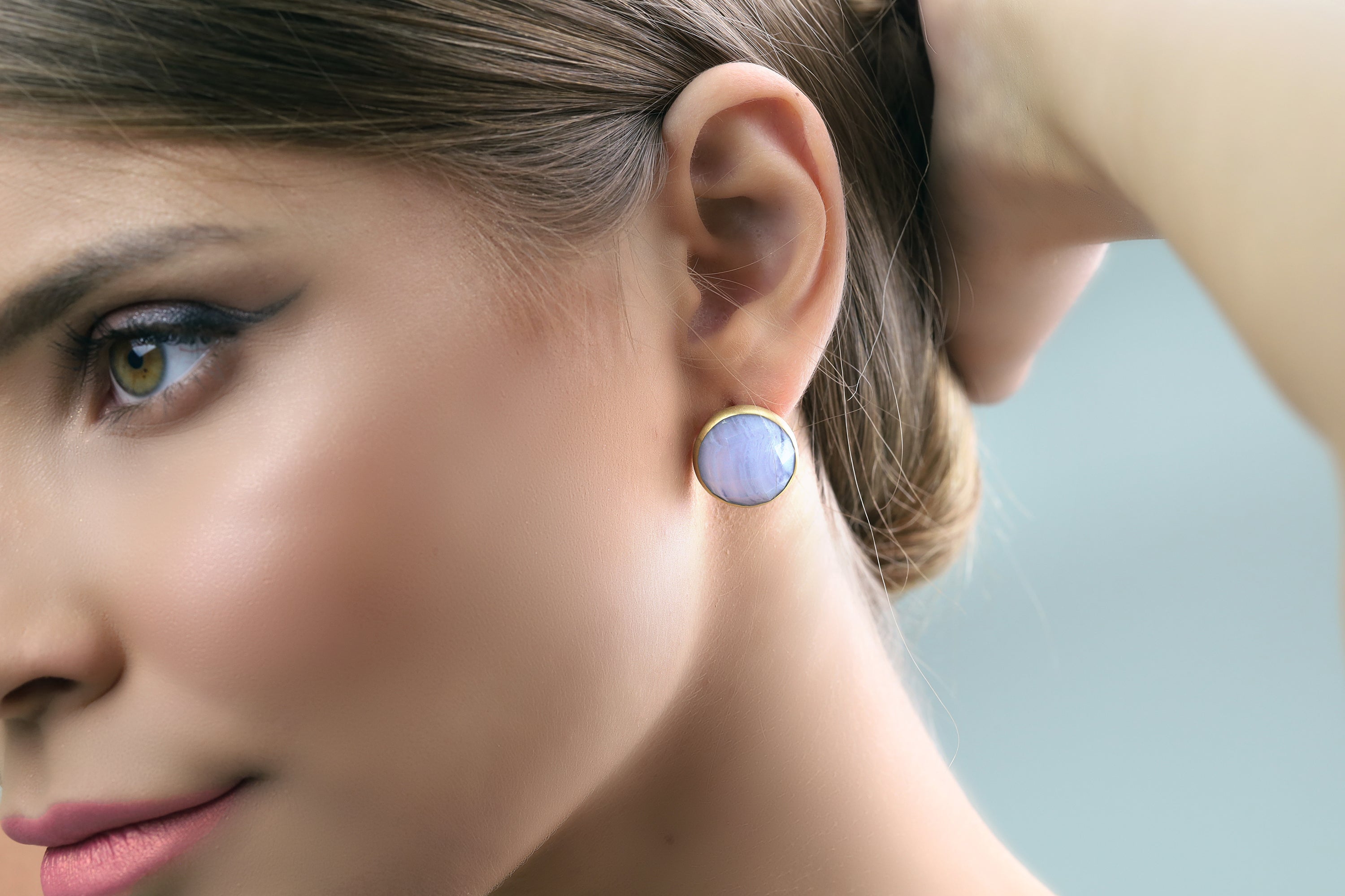 18k Gold Round Bezel Lace Agate Stud Earrings Earrings Anemone Limited