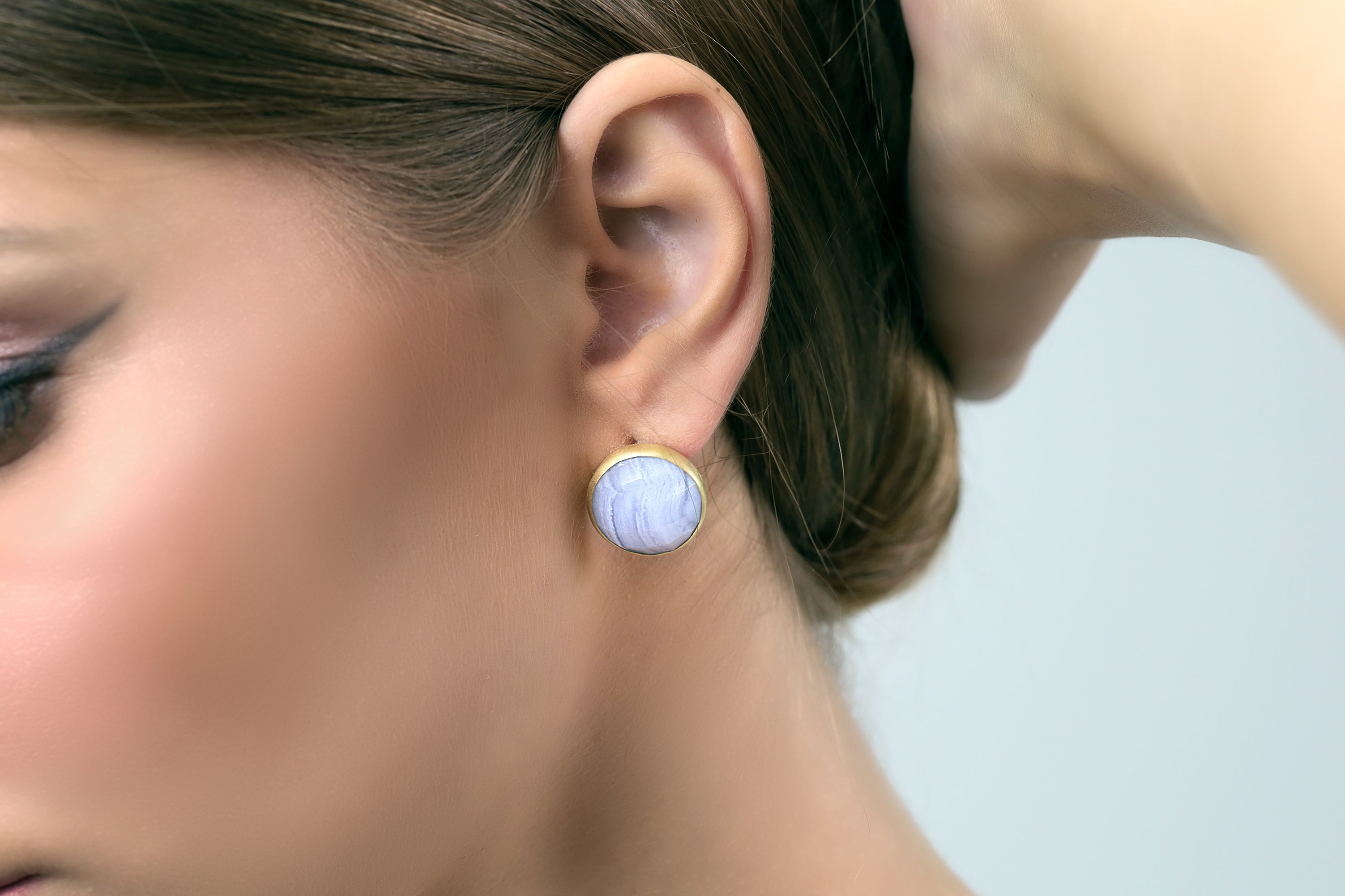 18k Gold Round Bezel Lace Agate Stud Earrings Earrings Anemone Limited