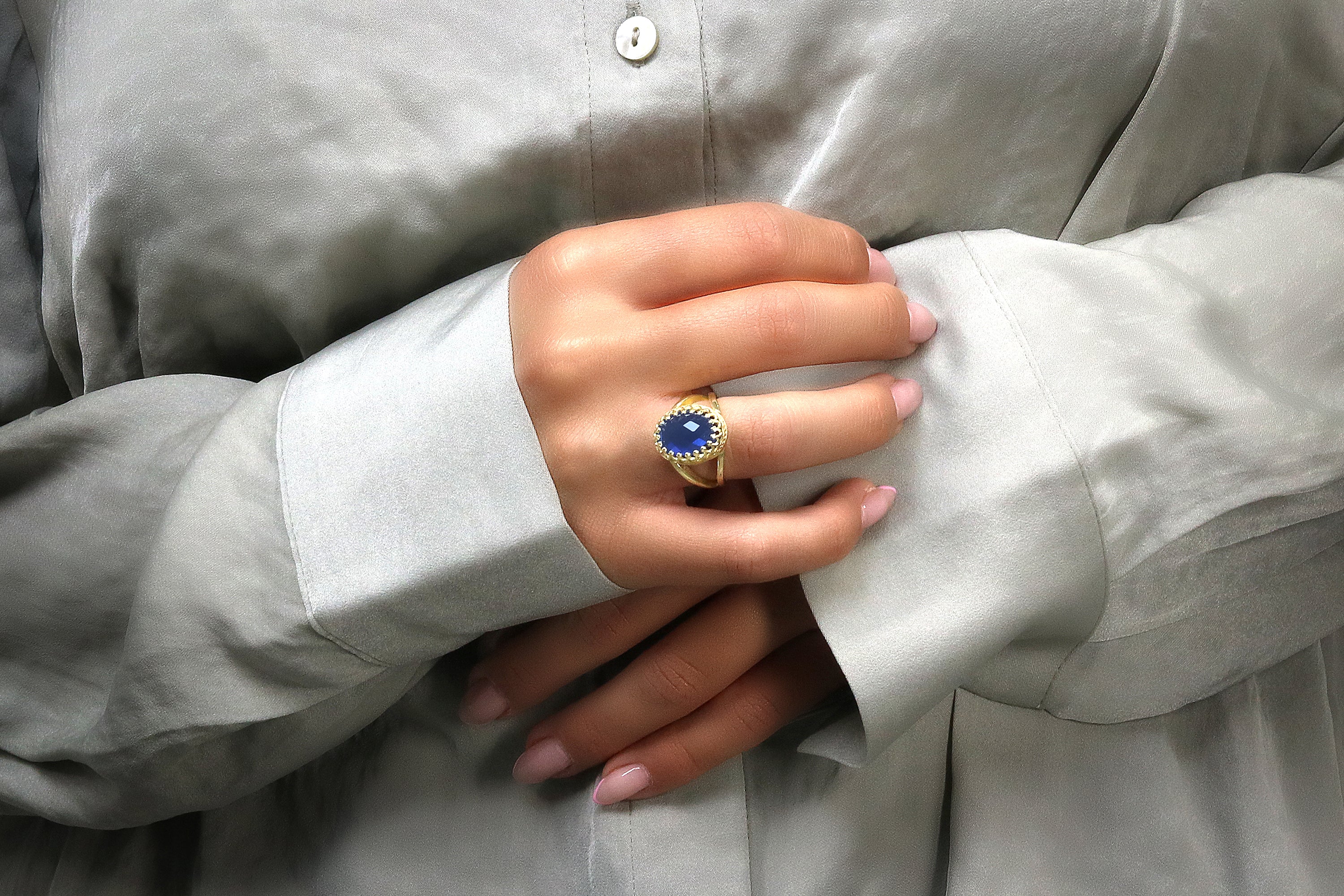 Vintage-Inspired Faceted Sapphire Yellow Gold Ring Rings Anemone Jewelry