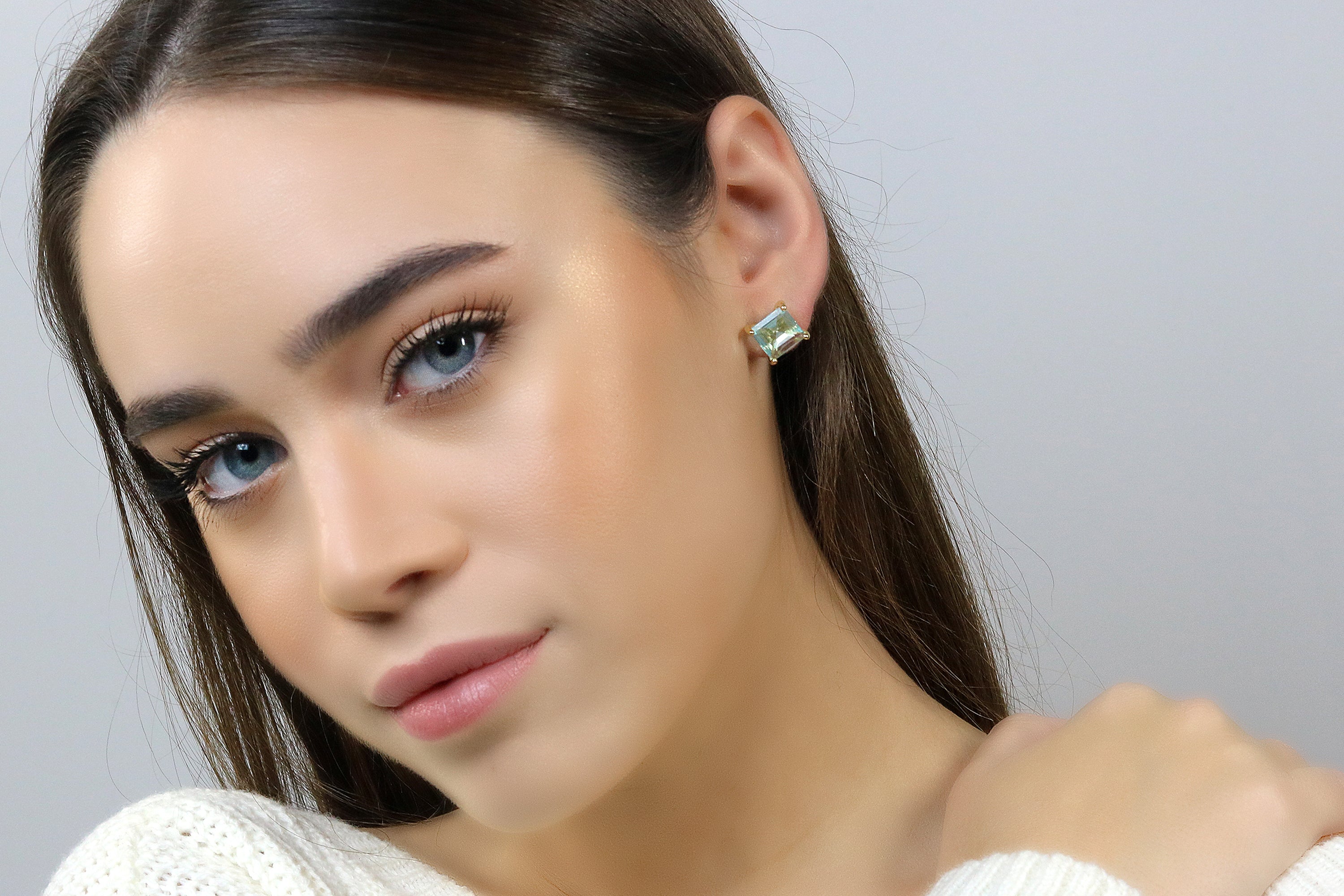 Chic Stud Blue Topaz Earrings in Gold Earrings Anemone Unique