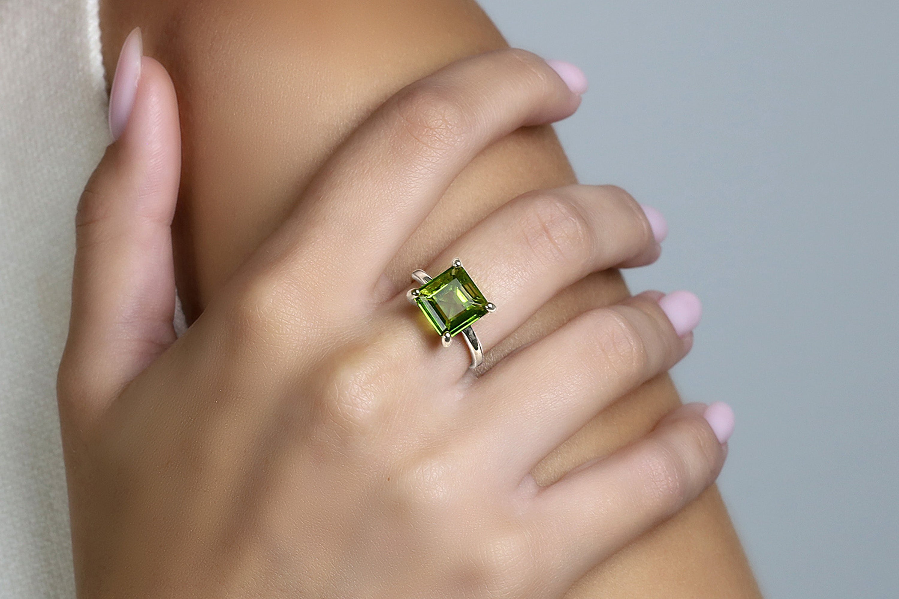 Charming Square Gold Peridot Ring for Women Rings Anemone Unique