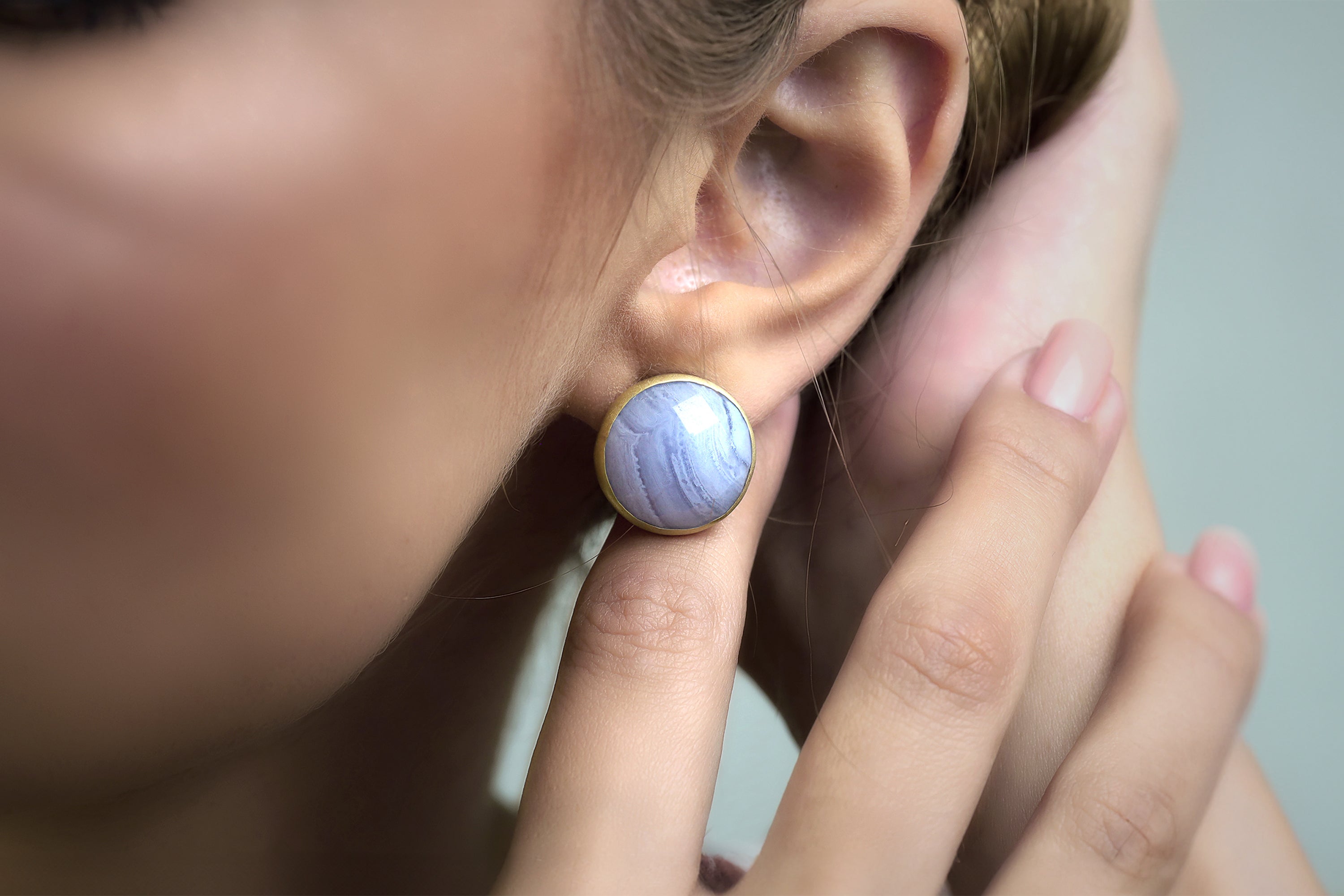 18k Gold Round Bezel Lace Agate Stud Earrings Earrings Anemone Limited