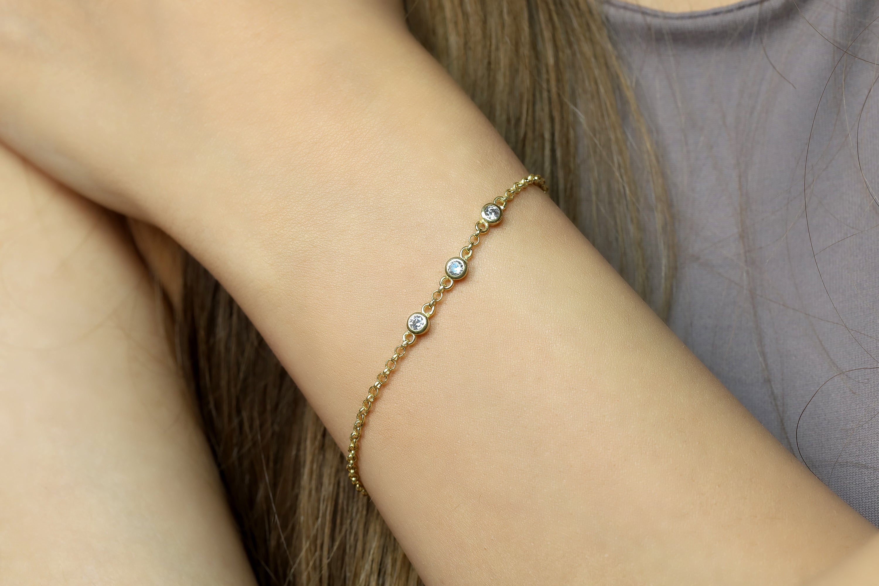 Minimalist 14k Gold Chain Bracelet with Three Cubic Zirconia Stones Bracelets Anemone Unique