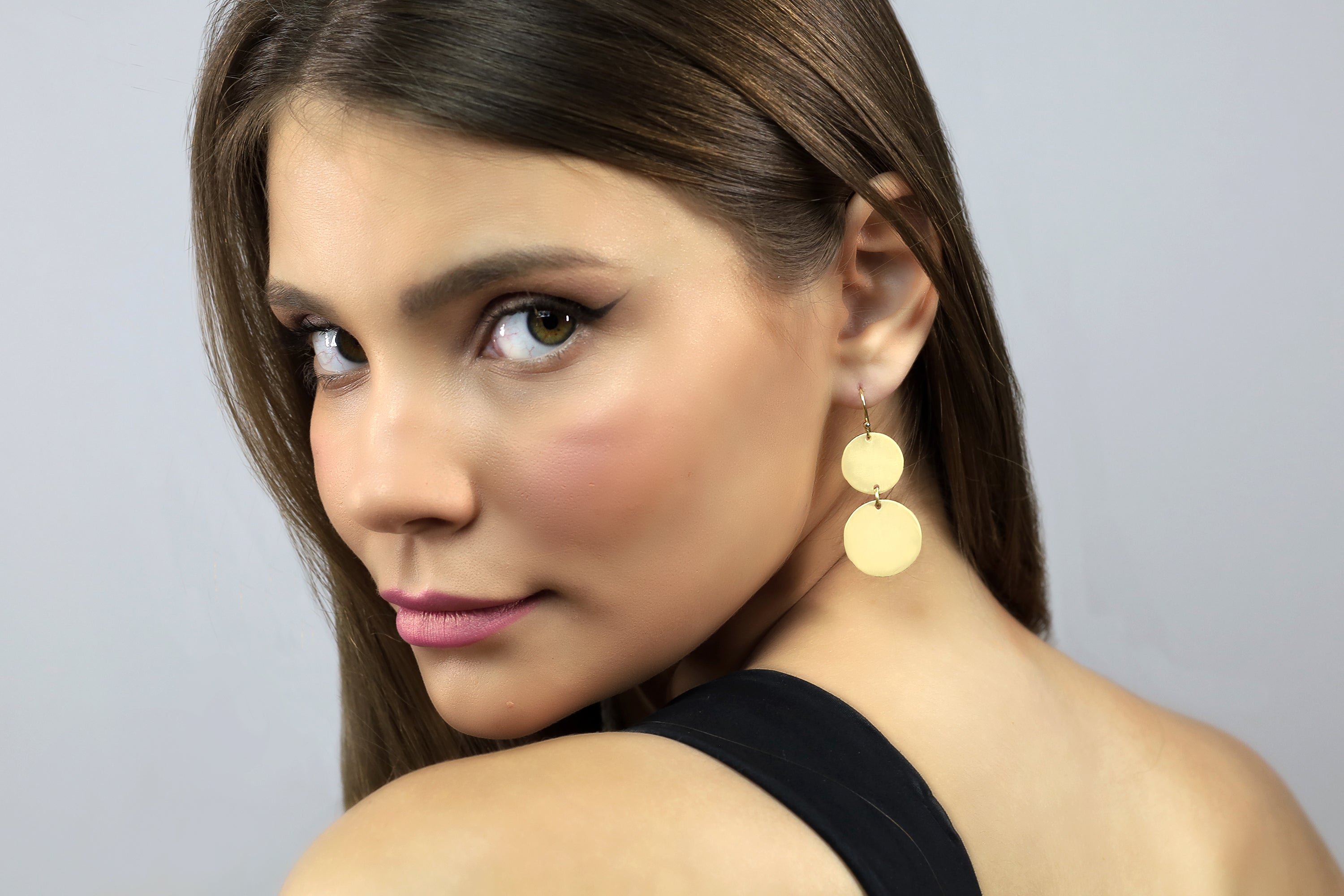 Dual Sized Gold Round Coin Dangle Earrings Earrings Anemone Jewelry