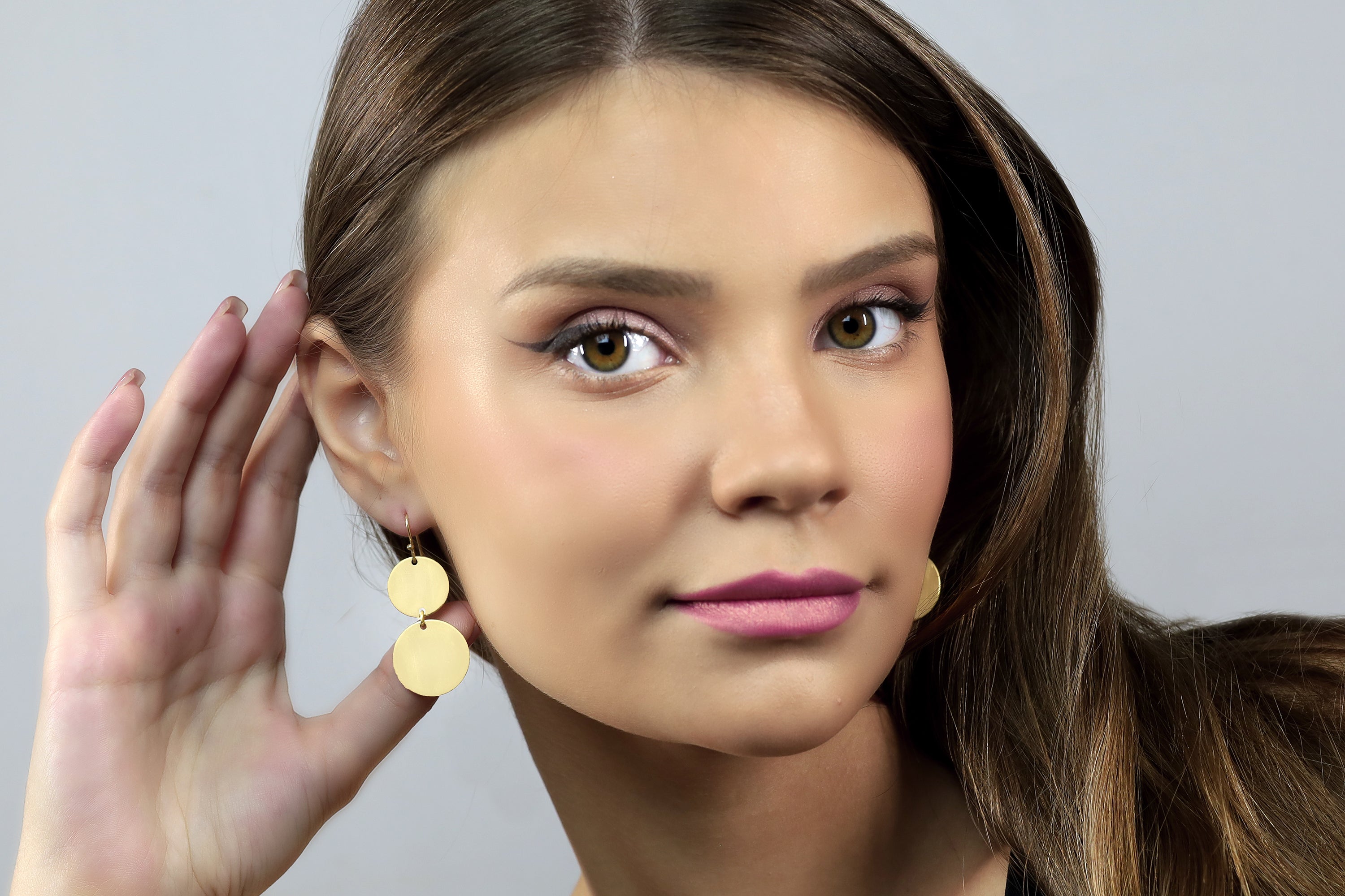 Dual Sized Gold Round Coin Dangle Earrings Earrings Anemone Jewelry