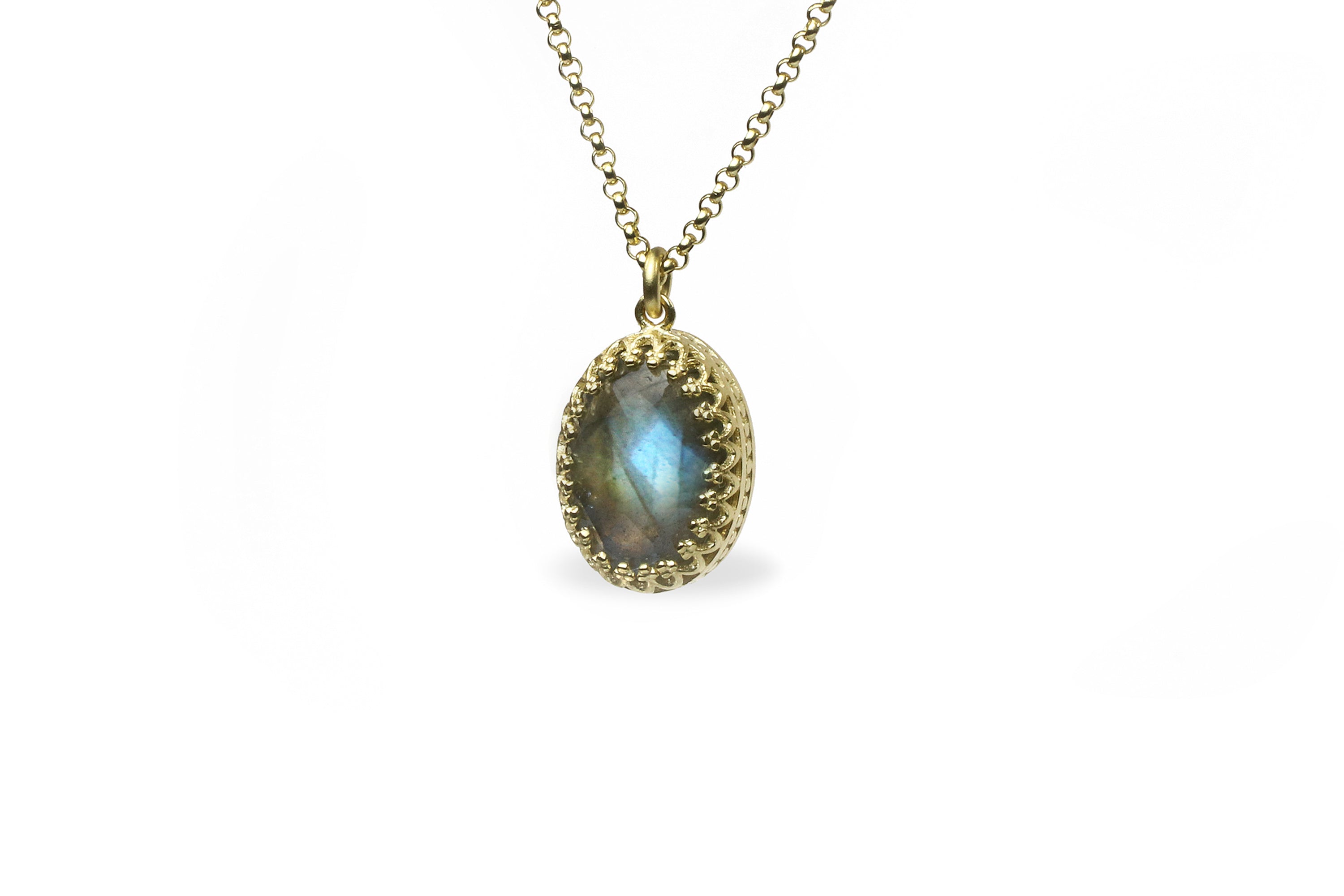 Fascinating Labradorite Necklace in Gold necklaces Anemone Jewelry