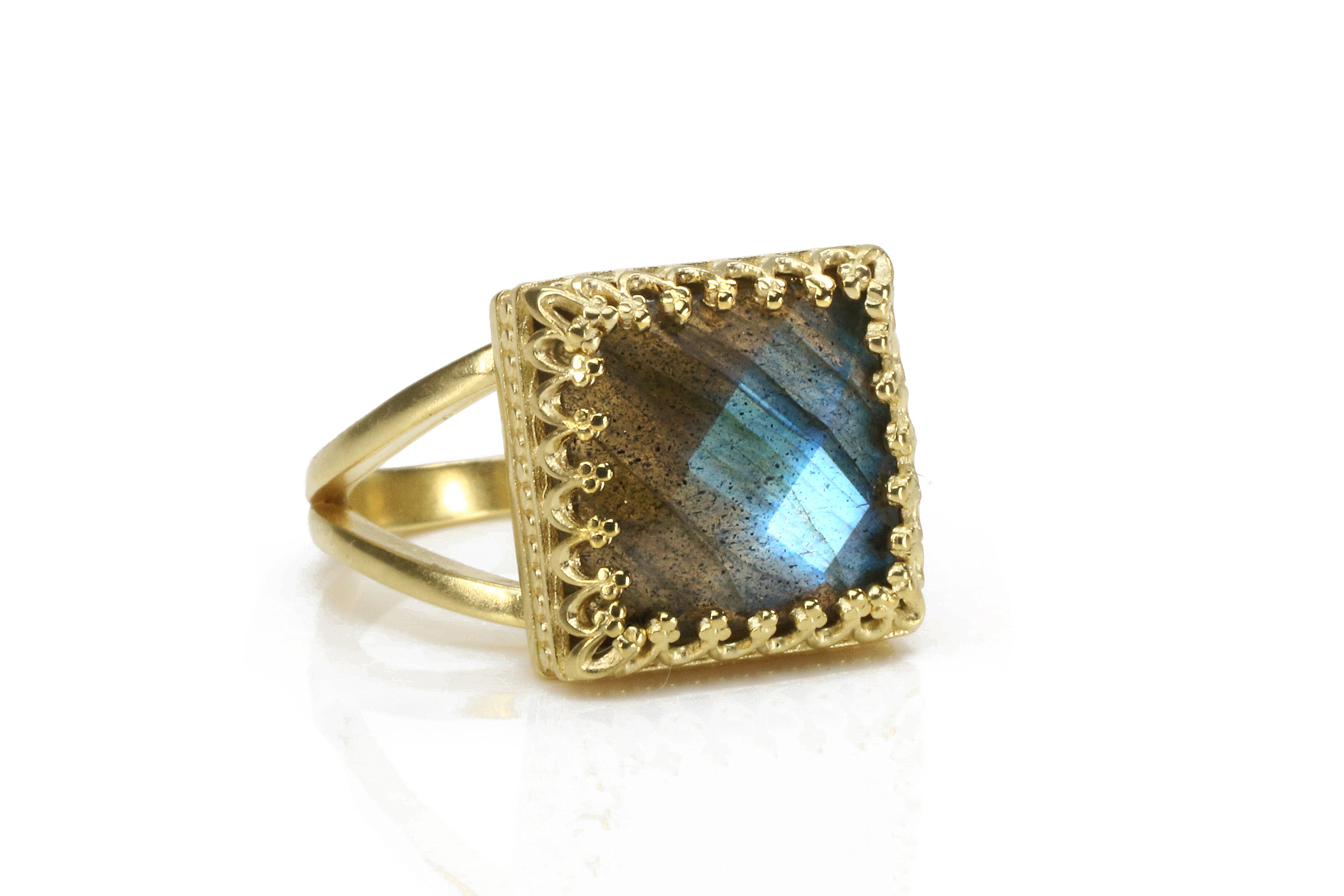 Alluring Labradorite Gemstone in 925 Sterling Silver Rings Anemone Jewelry