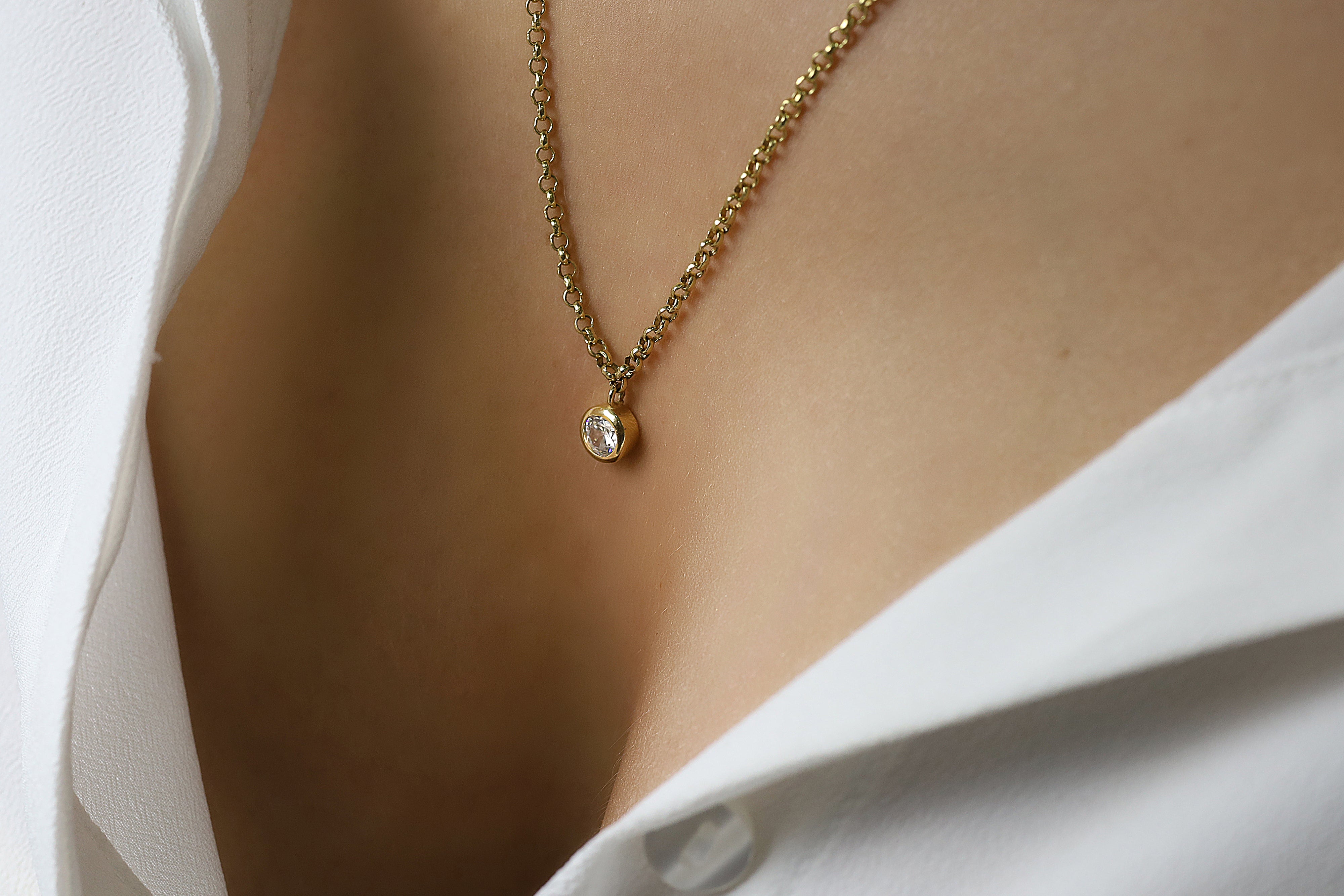 Round Circular Cubic Zirconia Pendant Necklace in 14k Gold necklaces Anemone Unique