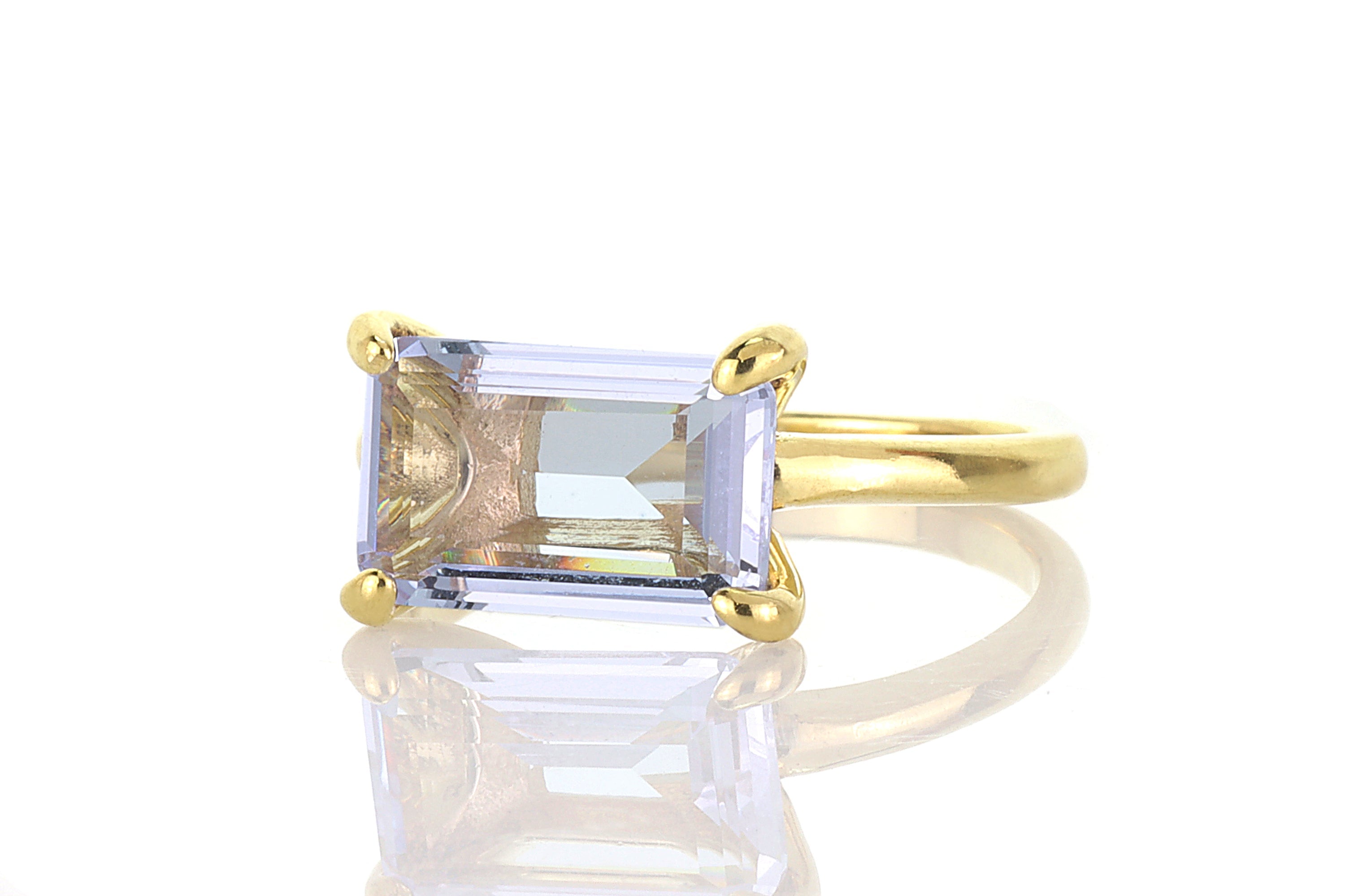 Sophisticated Rectangle Tanzanite Ring in Gold Rings Anemone Unique