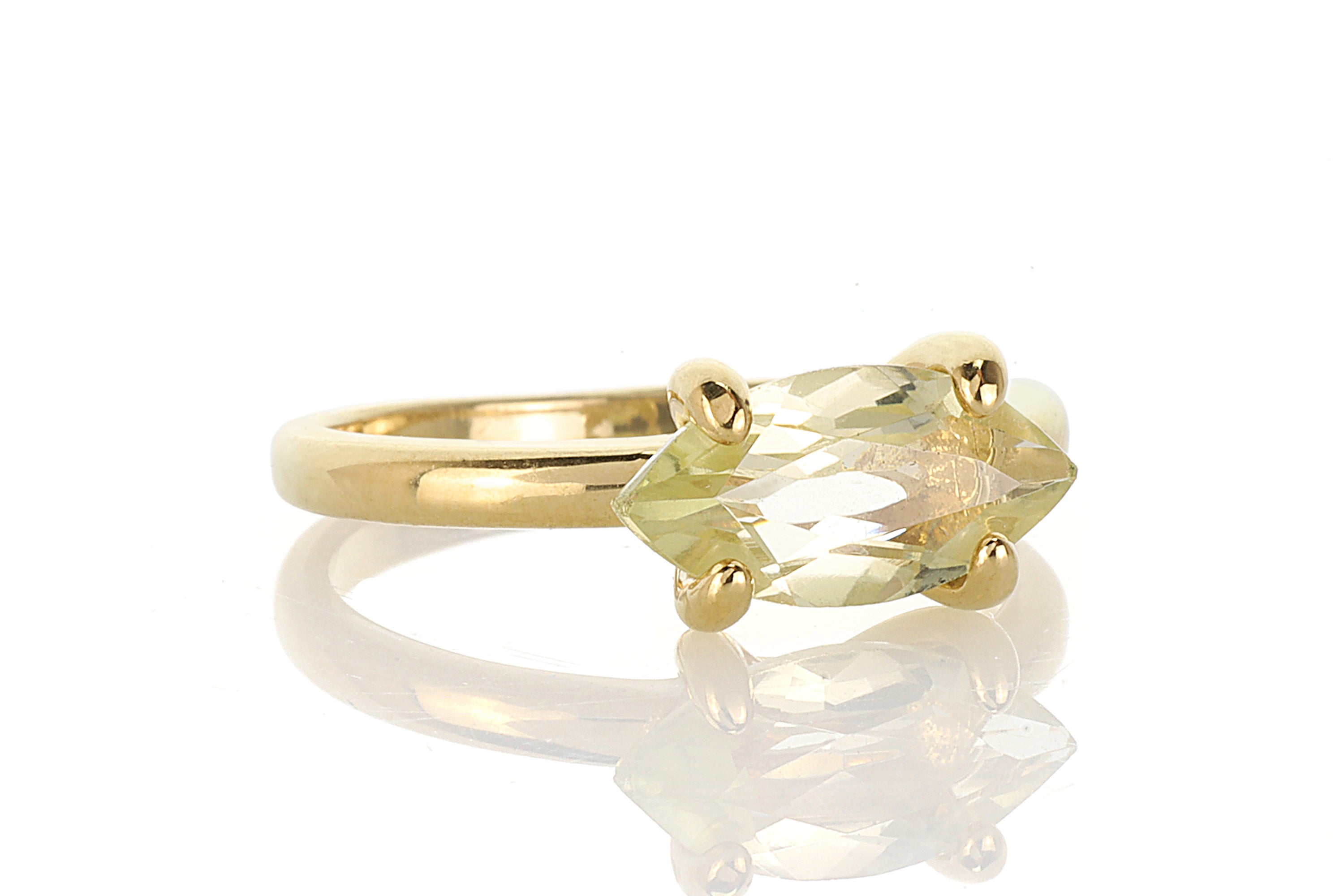 Brilliant Yellow Quartz Stud Earrings in Gold Rings Anemone Unique