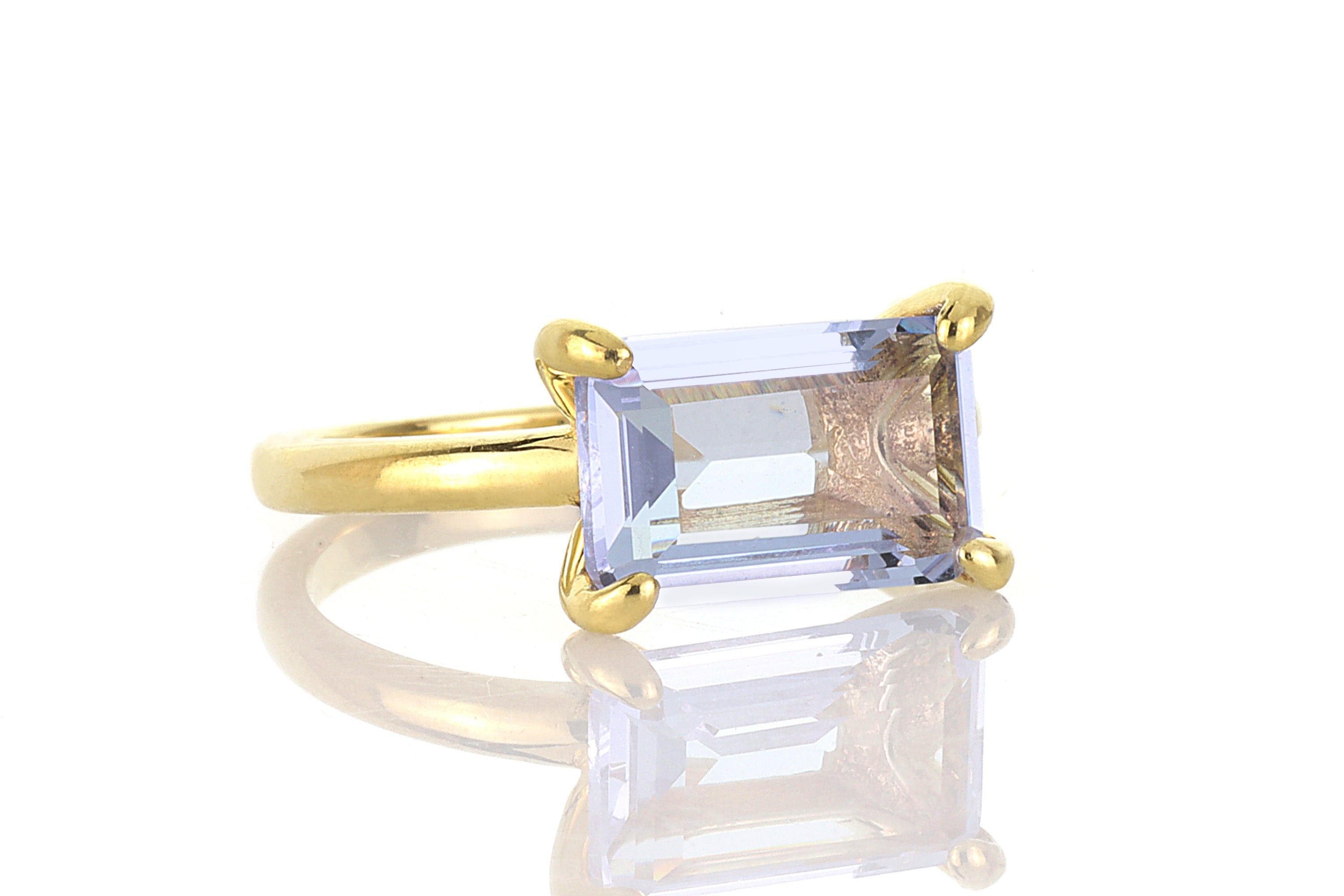 Sophisticated Rectangle Tanzanite Ring in Gold Rings Anemone Unique