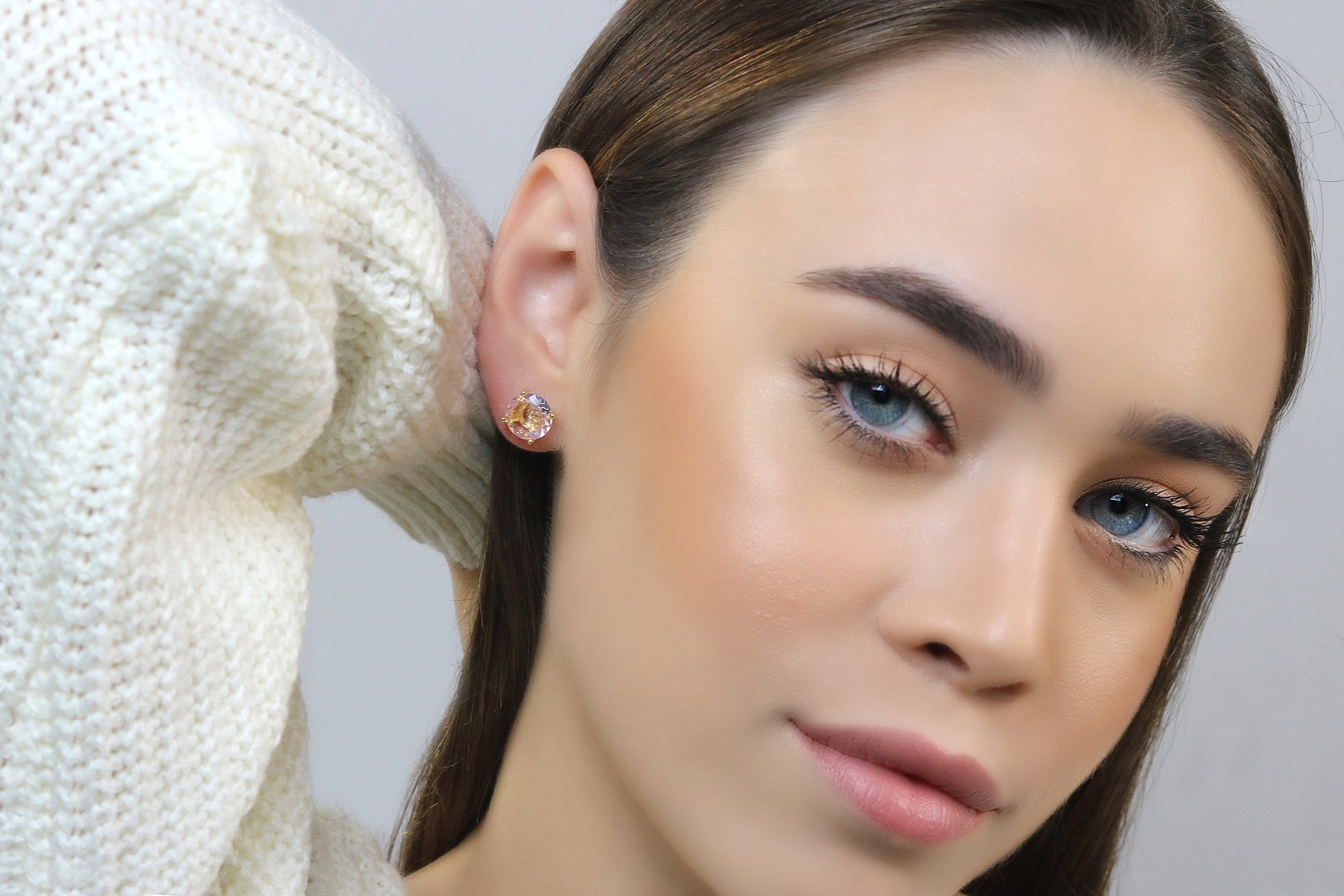 Round Rose Quartz Earrings in Gold Earrings Anemone Unique