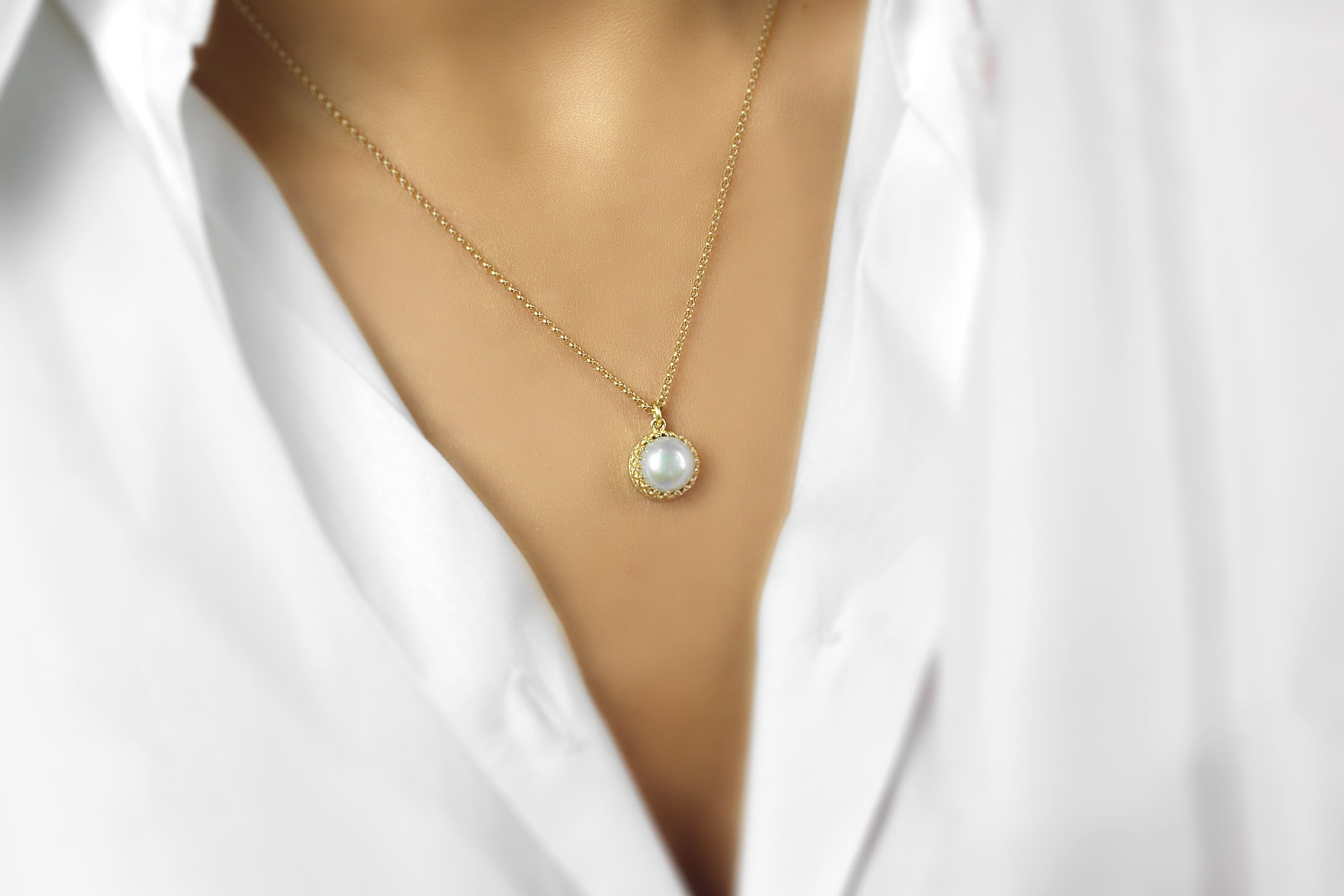 Stunning Gold White Pearl Necklace necklaces Anemone Jewelry