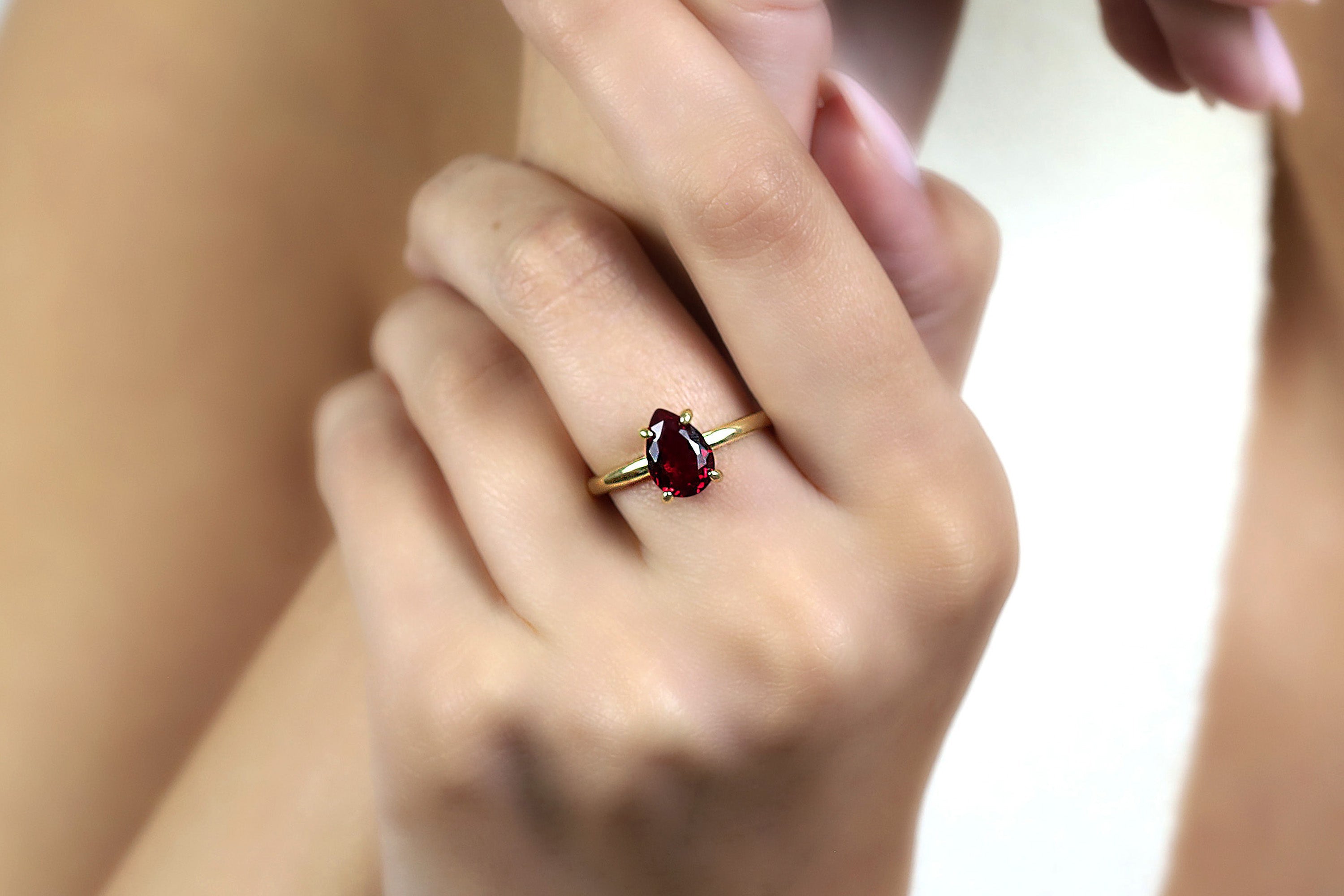Chic Garnet Jewelry Ring in Gold Rings Anemone Unique