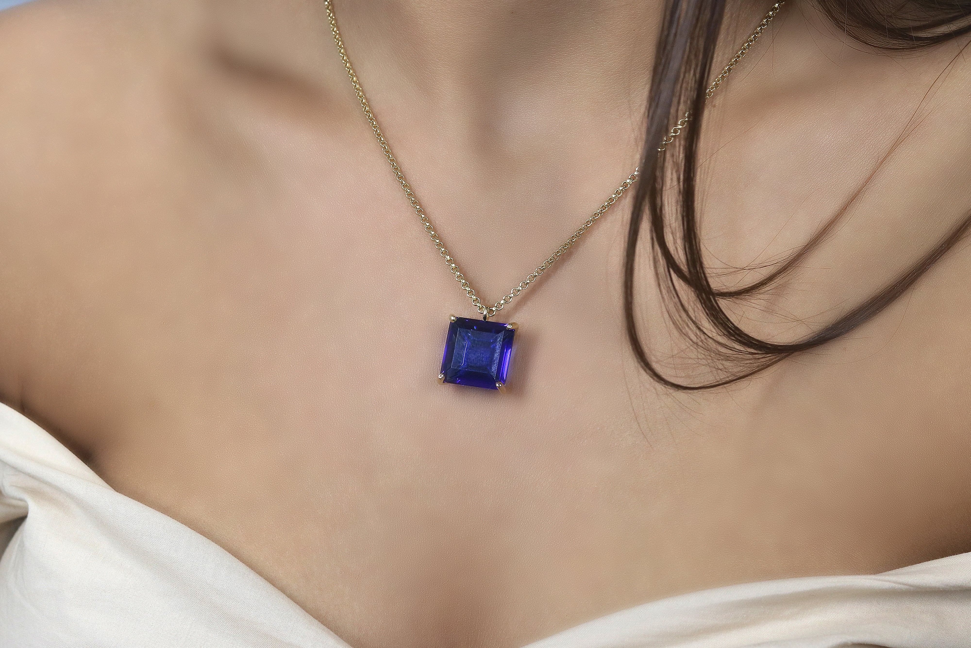 Blue Sapphire Pendant Necklace in Gold necklaces Anemone Jewelry