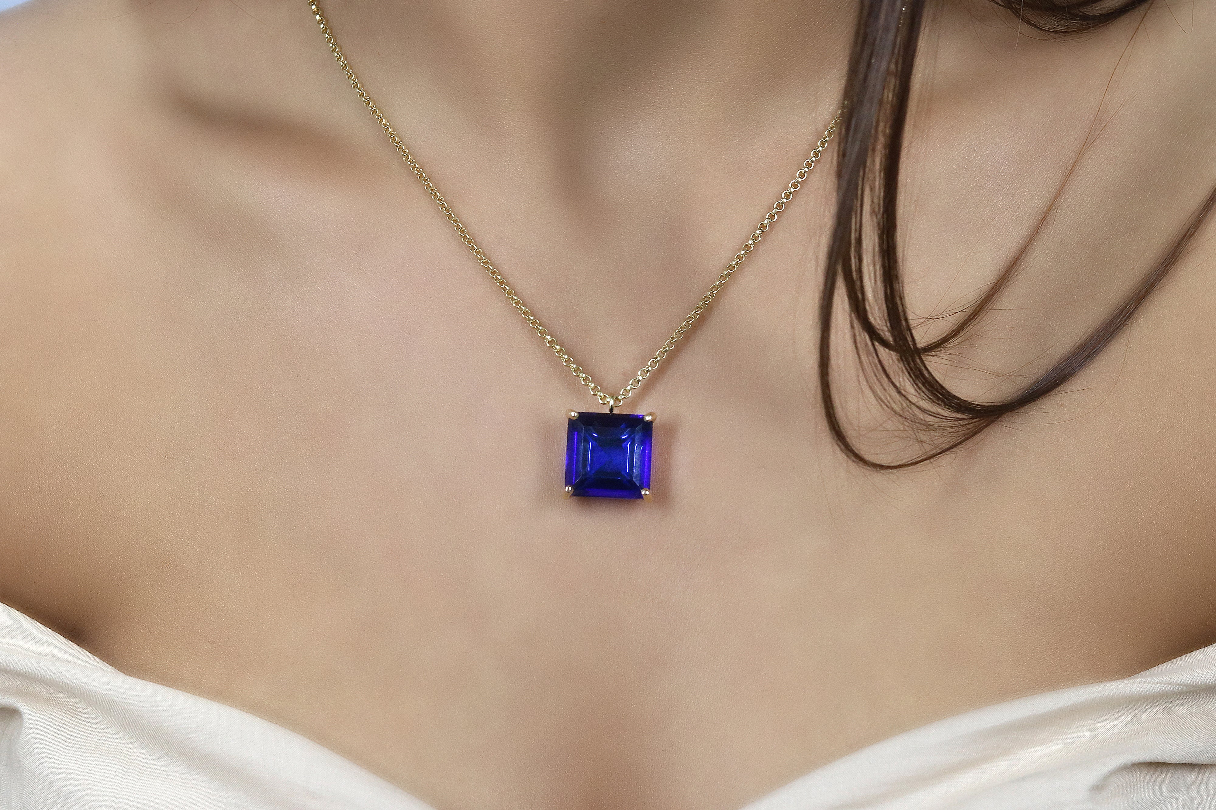 Blue Sapphire Pendant Necklace in Gold necklaces Anemone Jewelry