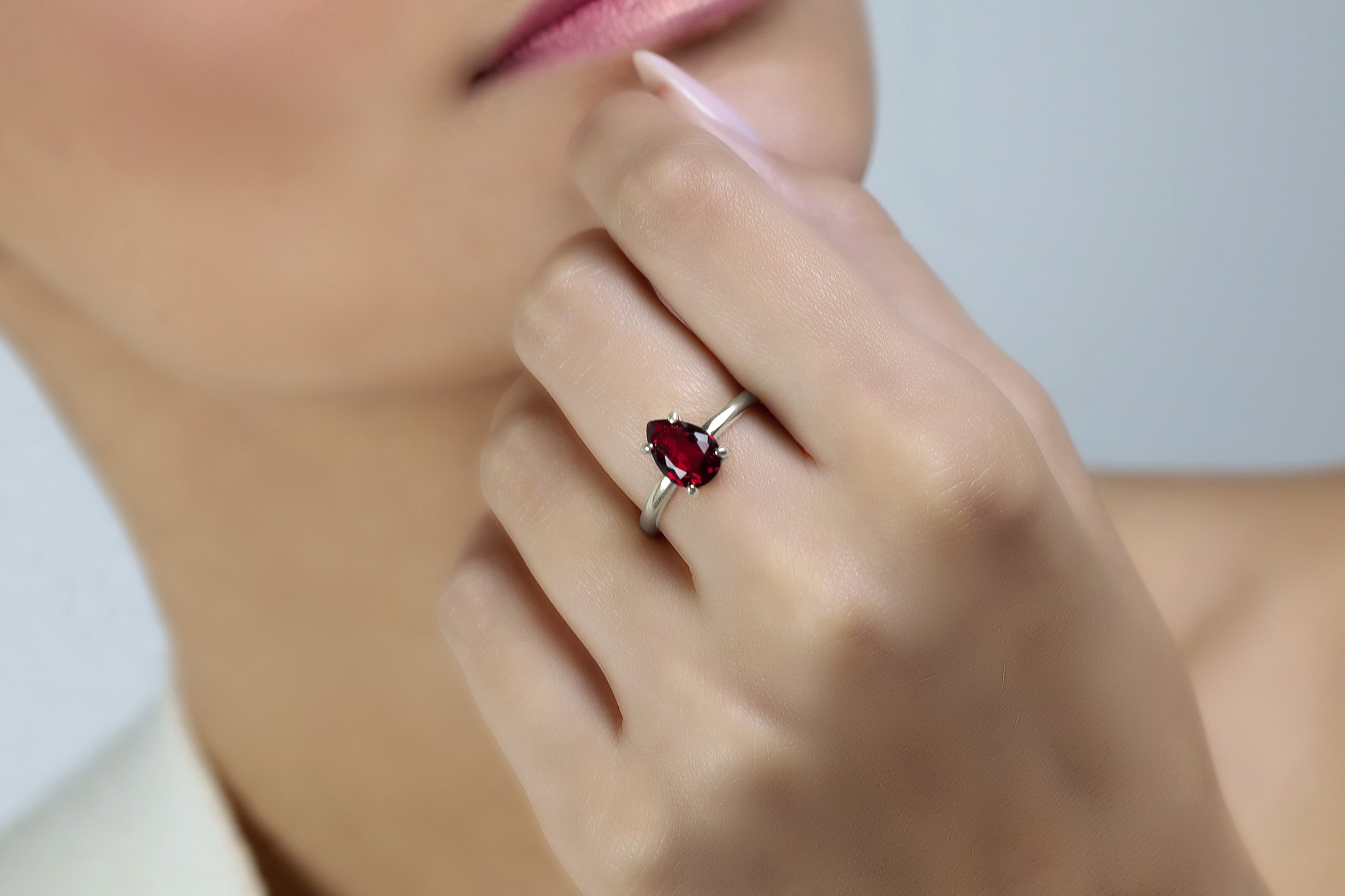 Chic Garnet Jewelry Ring in Gold Rings Anemone Unique