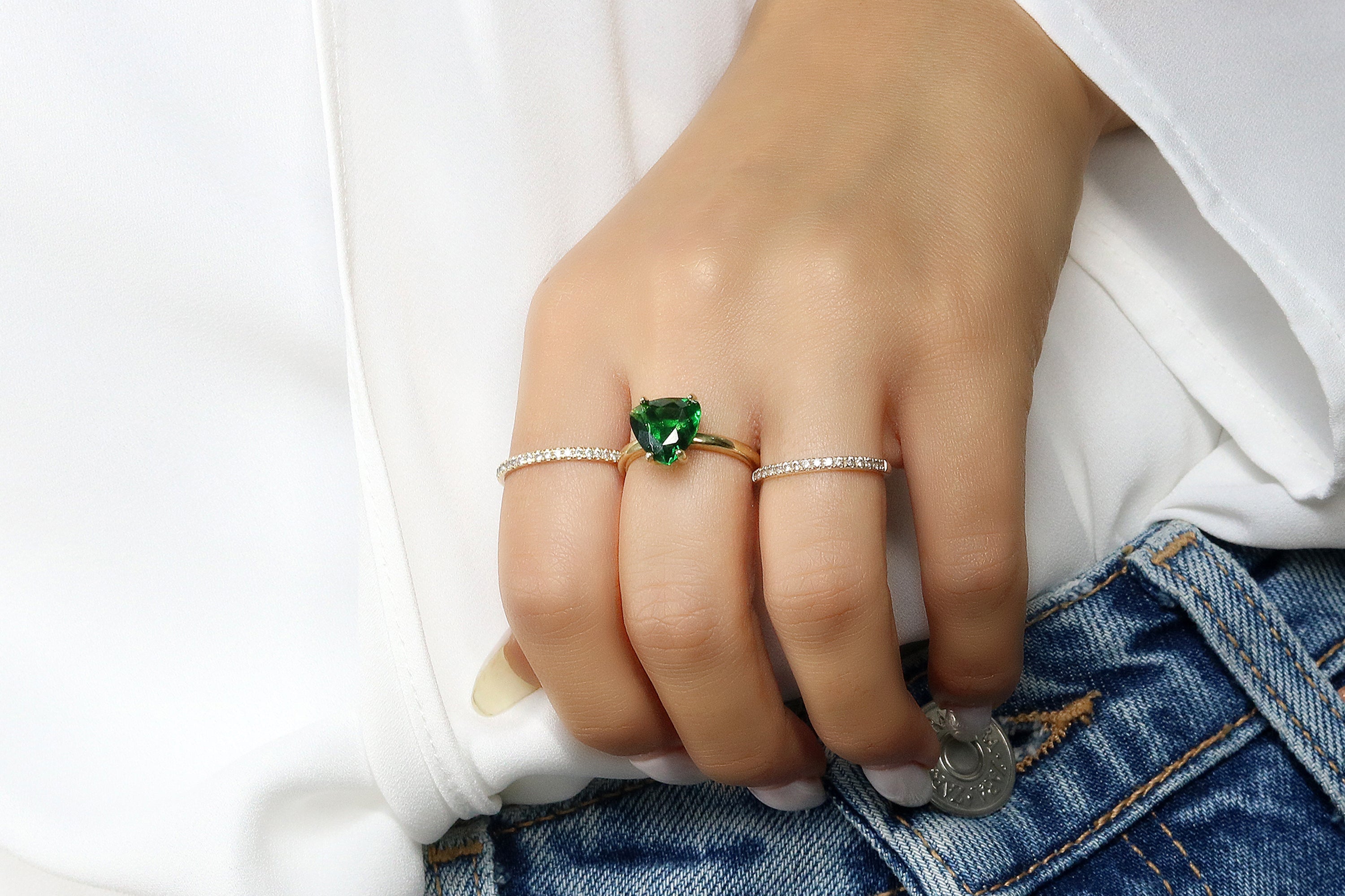 Vibrant Solitaire Emerald Ring in Gold Rings Anemone Unique