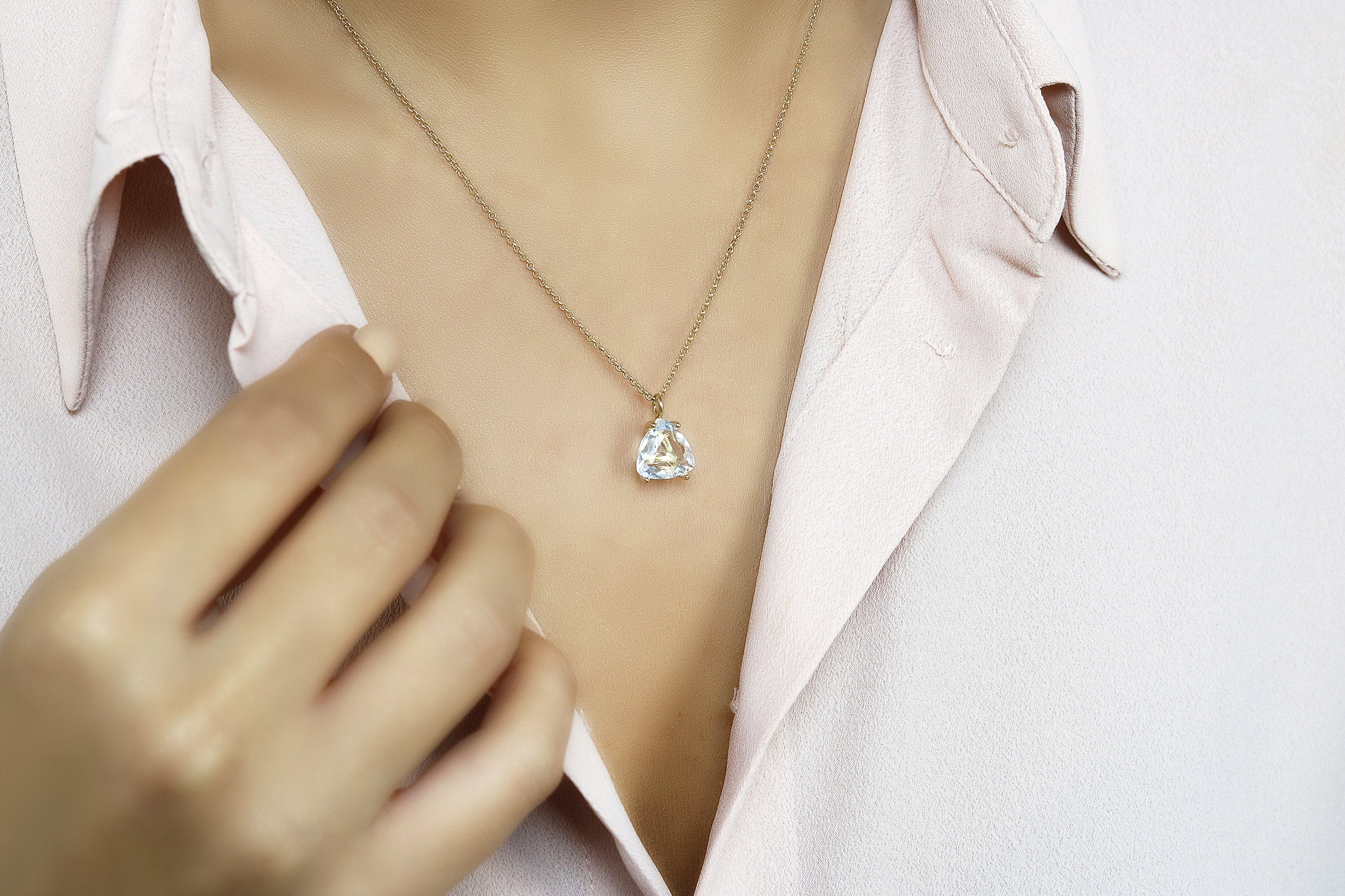 Quartz Crystal Necklace in Silver necklaces Anemone Unique