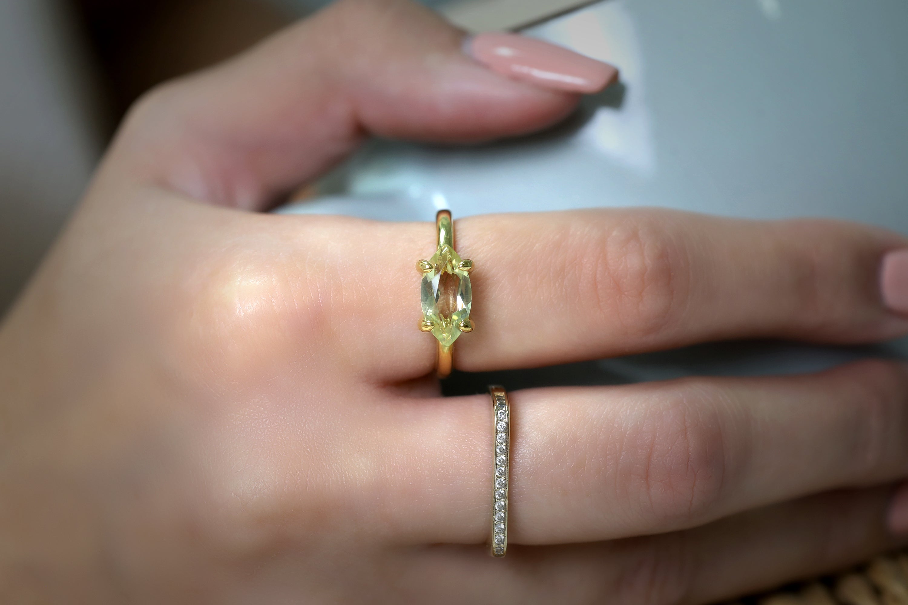 Brilliant Yellow Quartz Stud Earrings in Gold Rings Anemone Unique