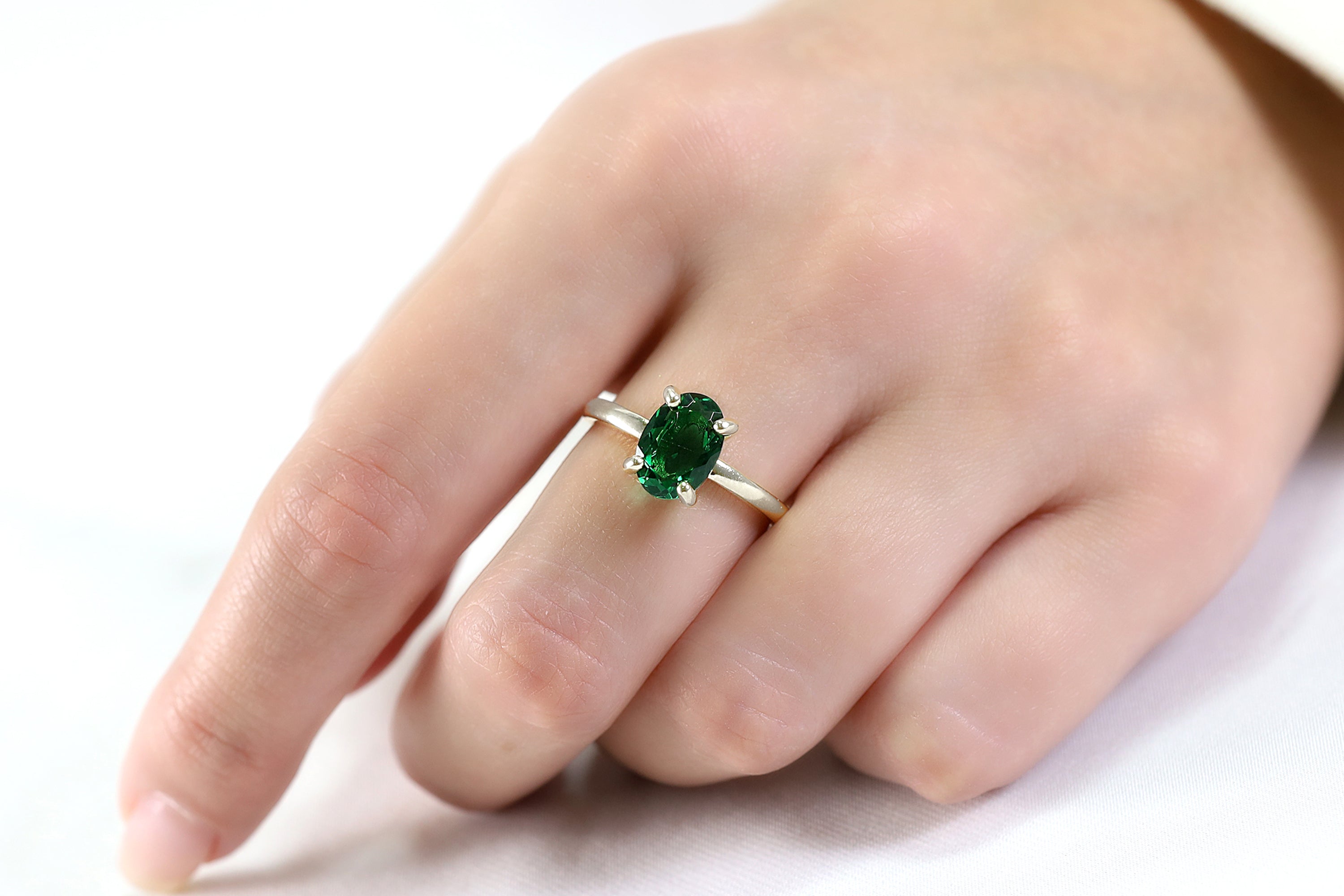 Classy Emerald Ring in Gold Rings Anemone Unique