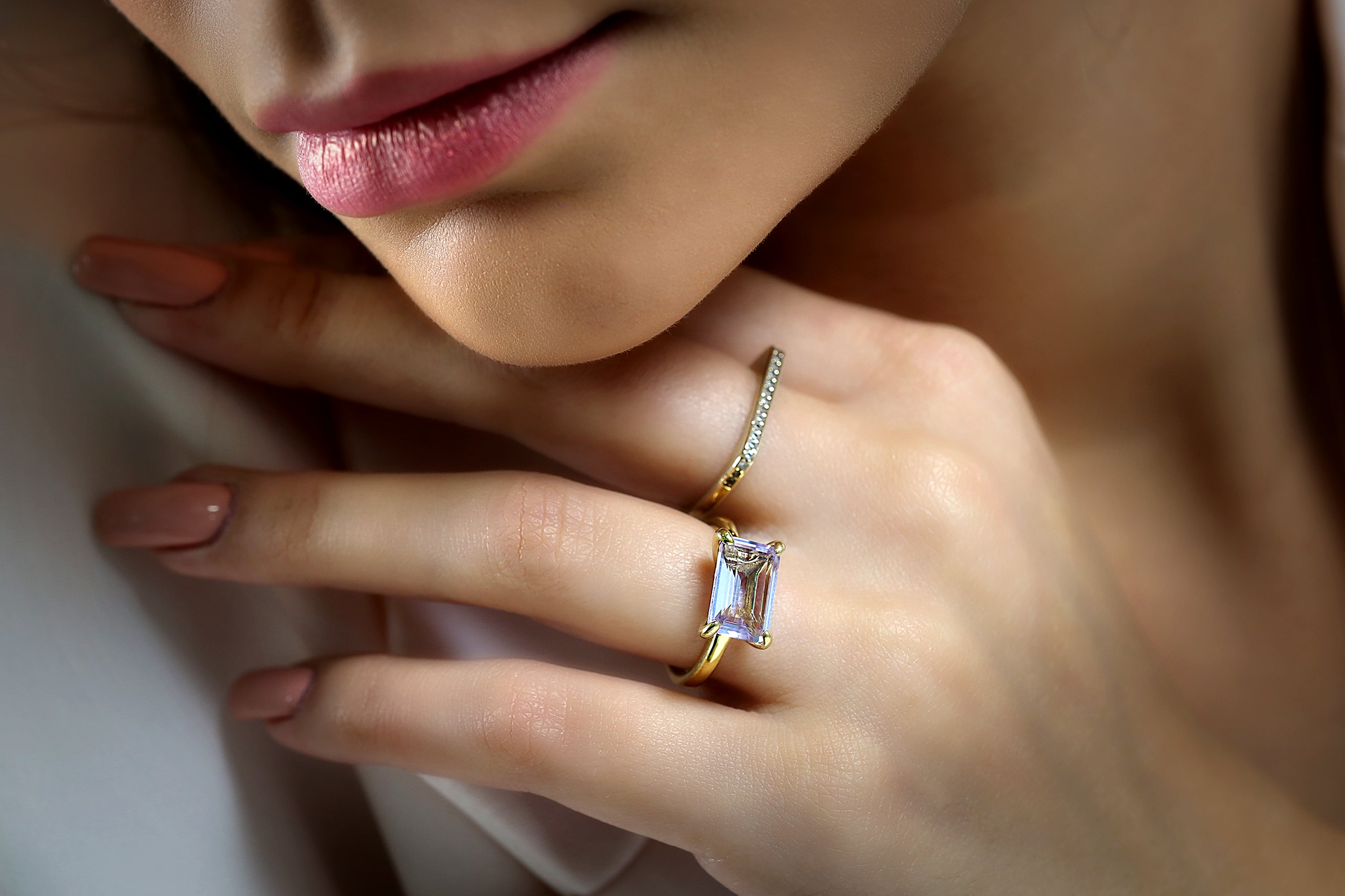 Sophisticated Rectangle Tanzanite Ring in Gold Rings Anemone Unique