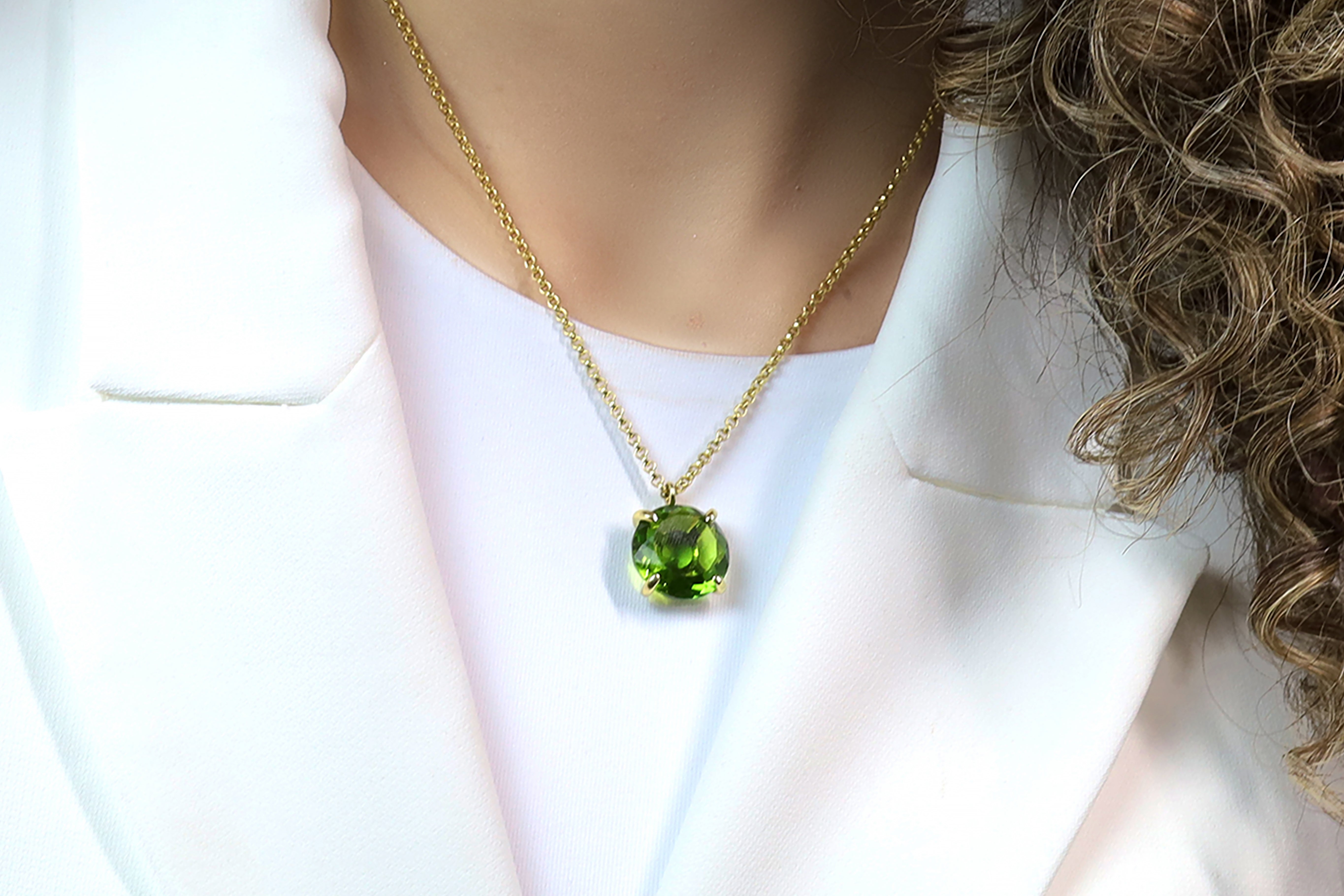 Elegant Peridot Gold Pendant Necklace necklaces Anemone Jewelry