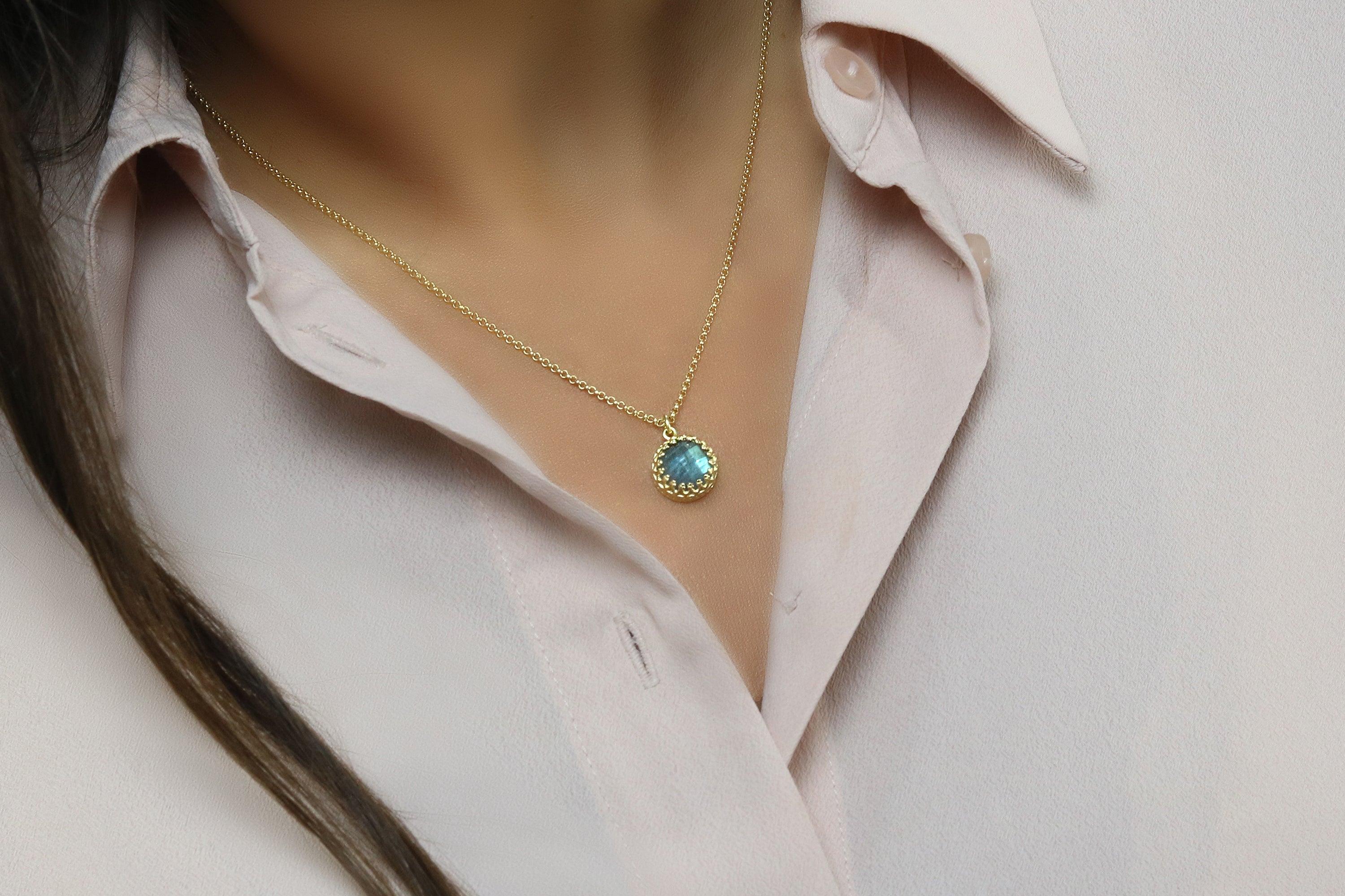 Simple Labradorite Pendant Necklace in Silver necklaces Anemone Jewelry