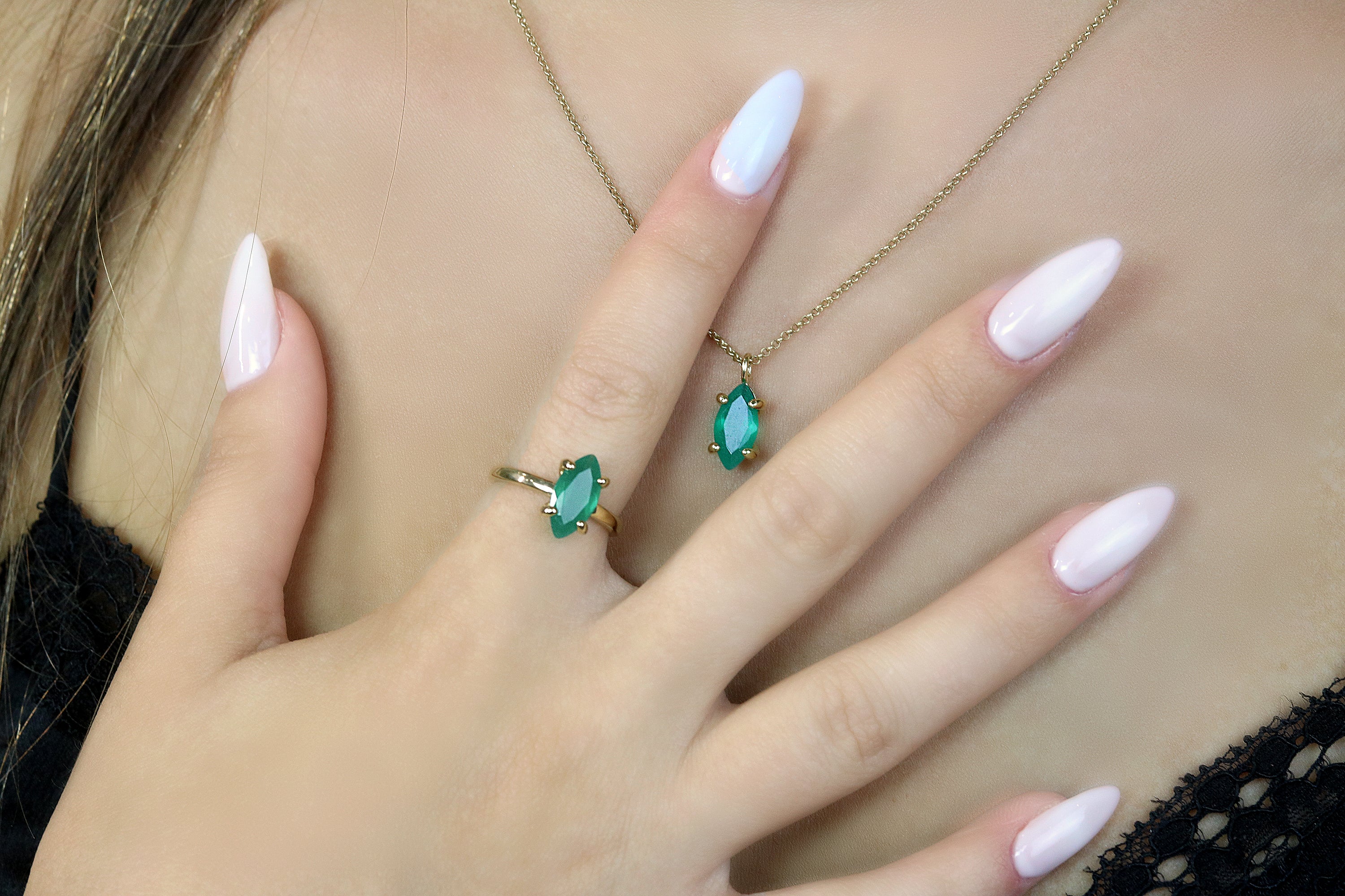 Modern Green Onyx Pendant Silver Necklace necklaces Anemone Unique