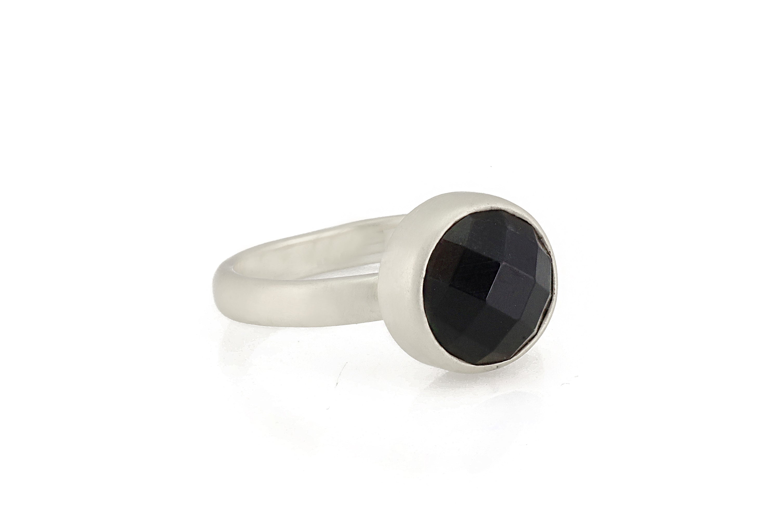 Black Onyx Round Bezel Ring in 18k Gold Rings Anemone Limited