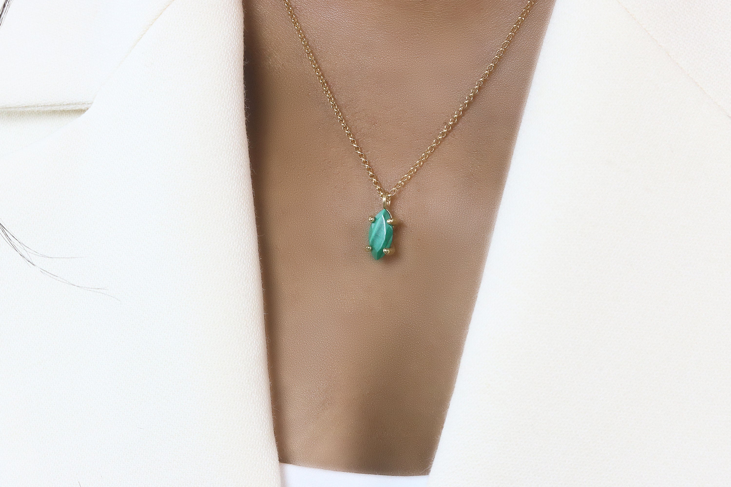 Decorative Malachite Gold Pendant Necklace necklaces Anemone Unique