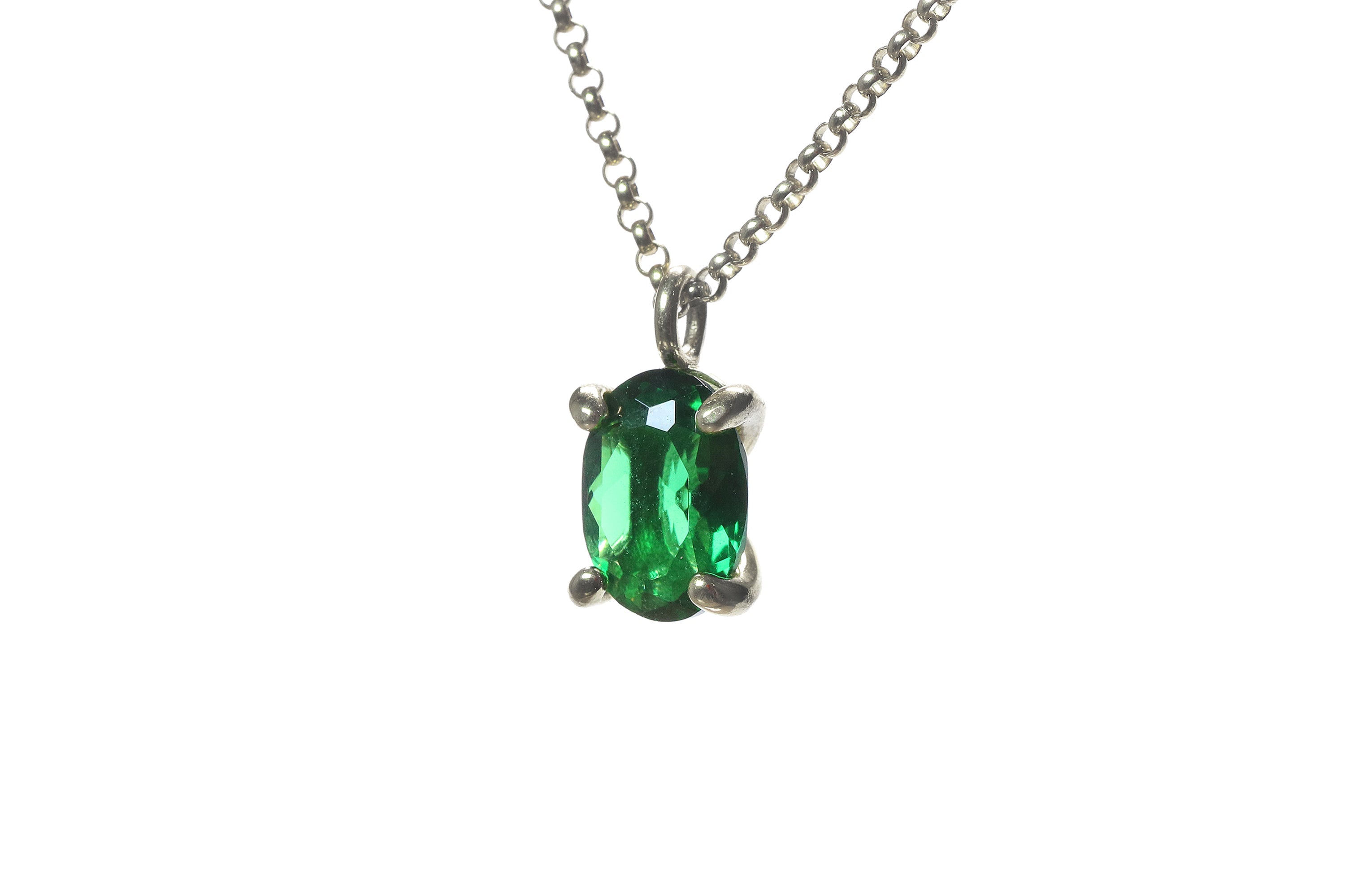 Sophisticated Emerald Pendant Necklace in Gold necklaces Anemone Unique