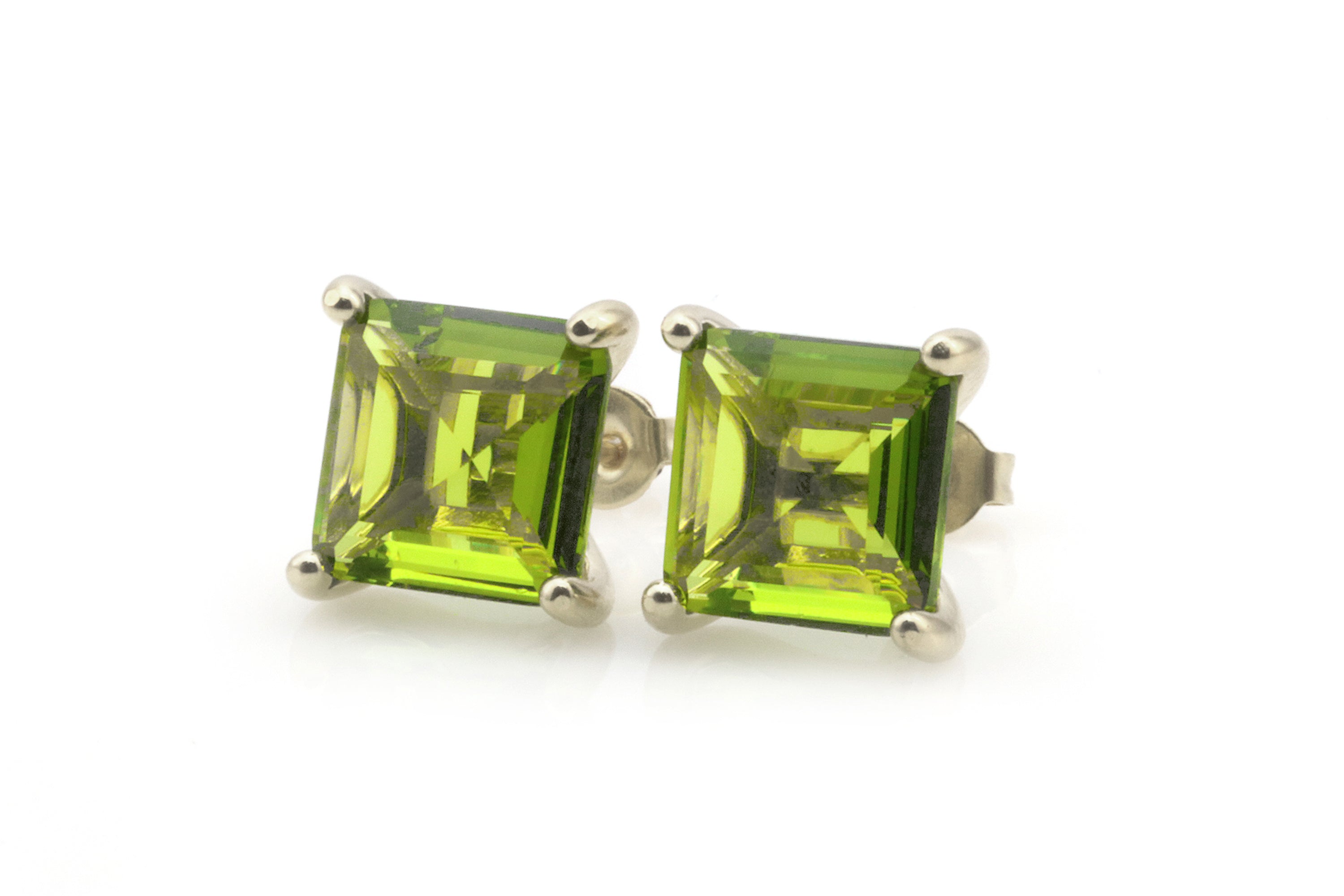 Lush Peridot Stud Earrings in Gold Earrings Anemone Unique
