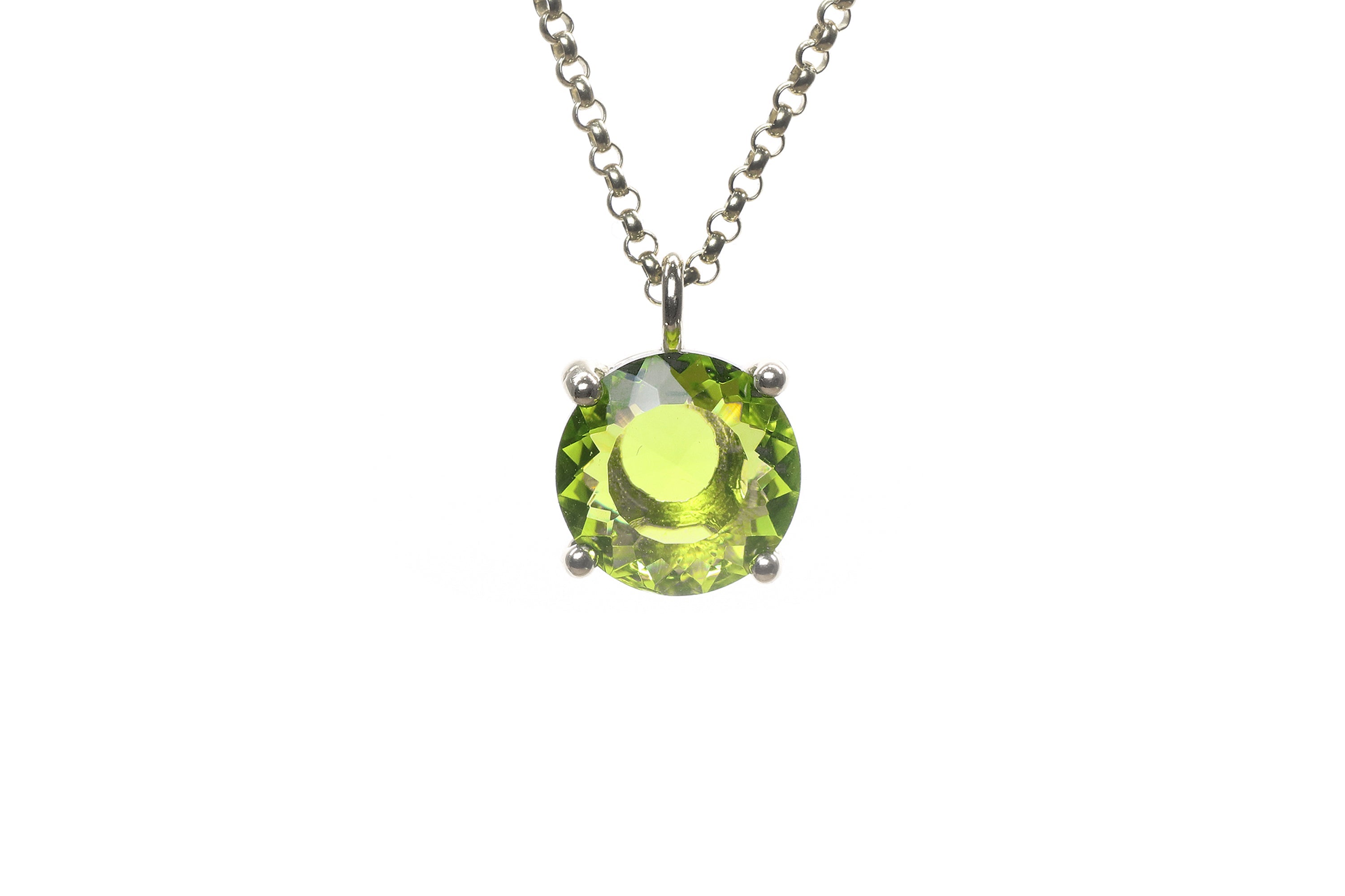 Chic Peridot Necklace in Sterling Silver necklaces Anemone Unique