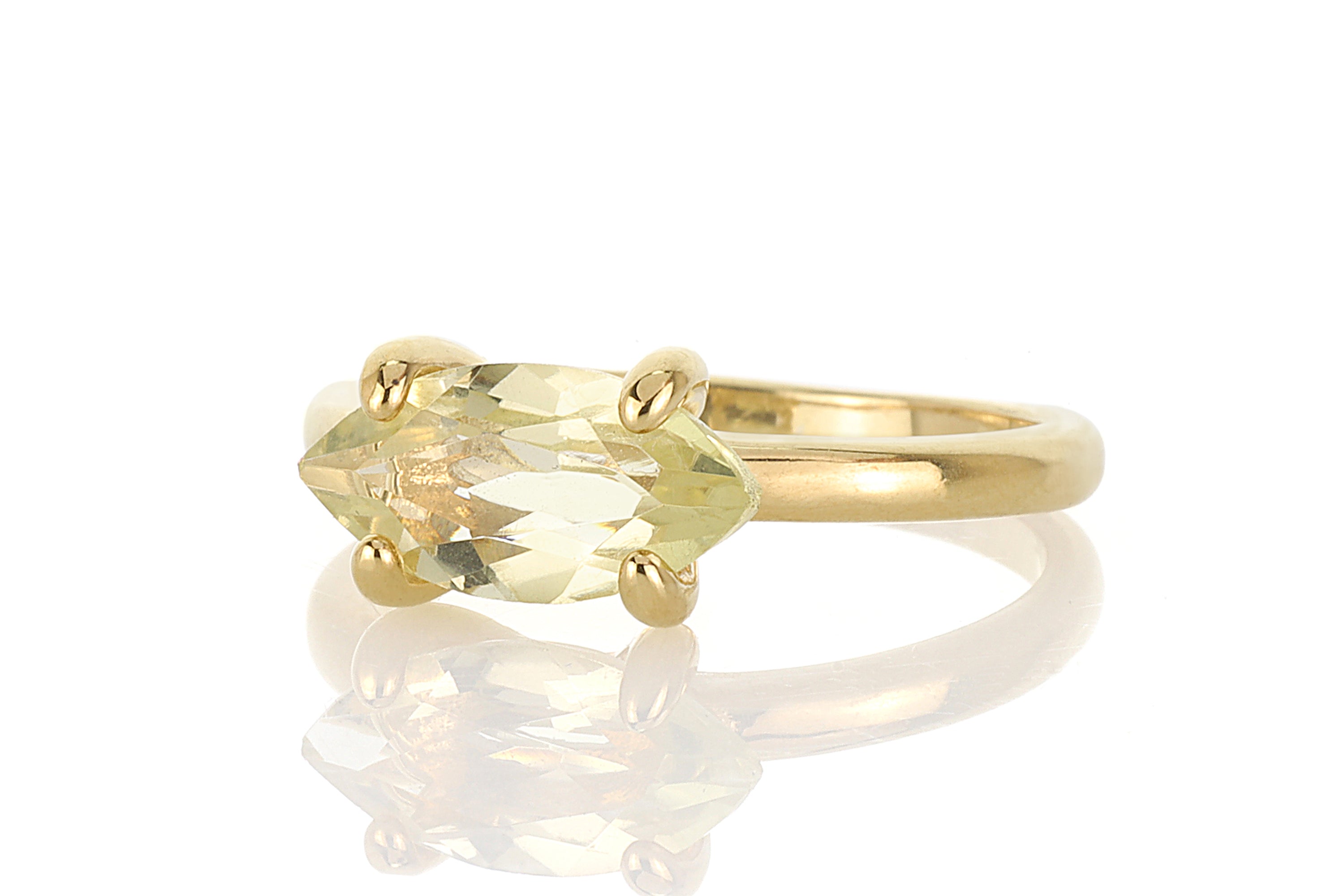 Brilliant Yellow Quartz Stud Earrings in Gold Rings Anemone Unique