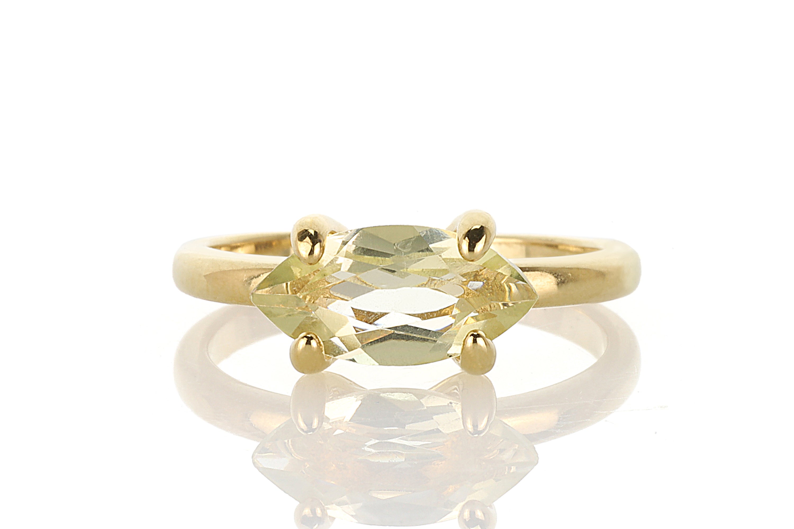 Brilliant Yellow Quartz Stud Earrings in Gold Rings Anemone Unique