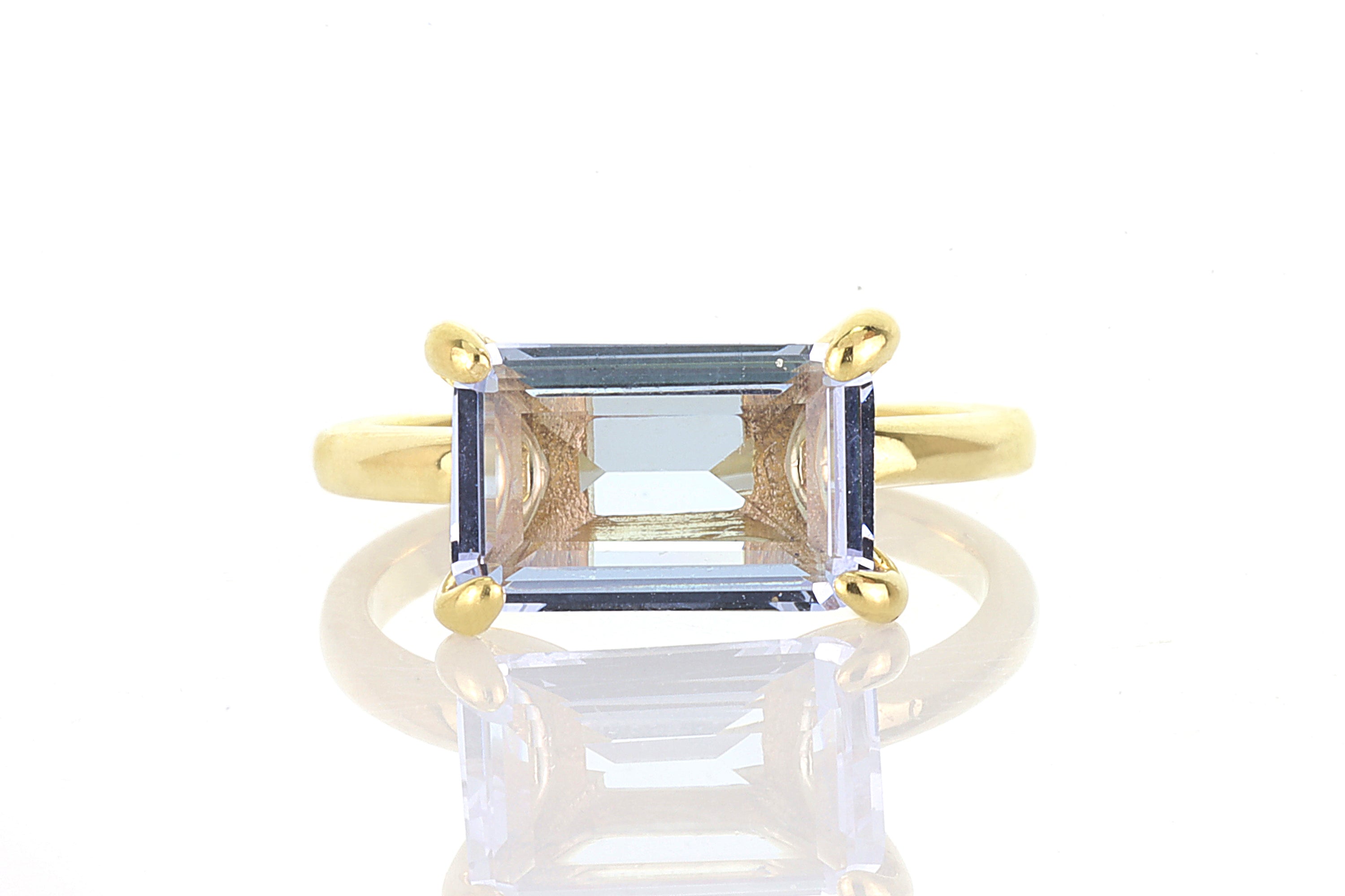 Sophisticated Rectangle Tanzanite Ring in Gold Rings Anemone Unique