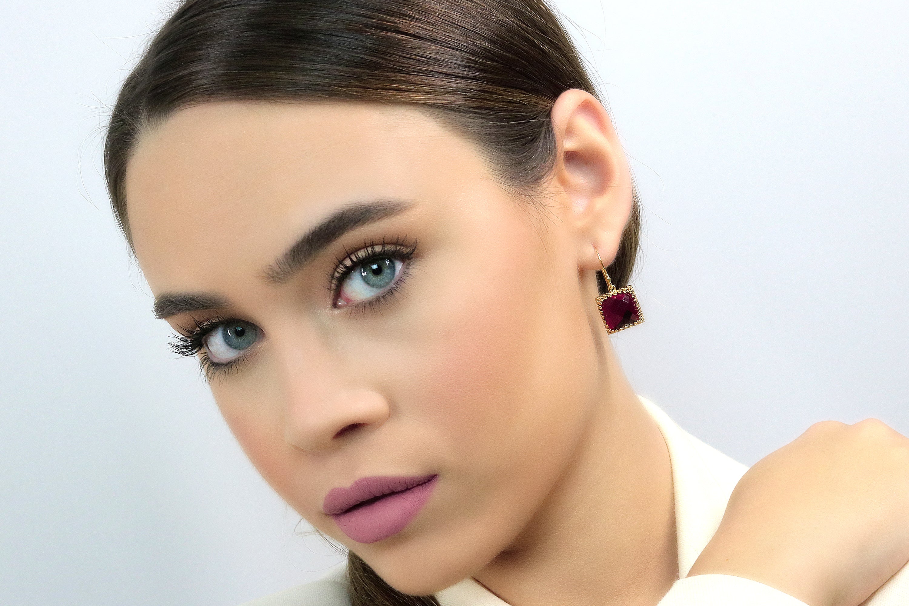 Handmade Garnet Earrings in Gold Earrings Anemone Jewelry