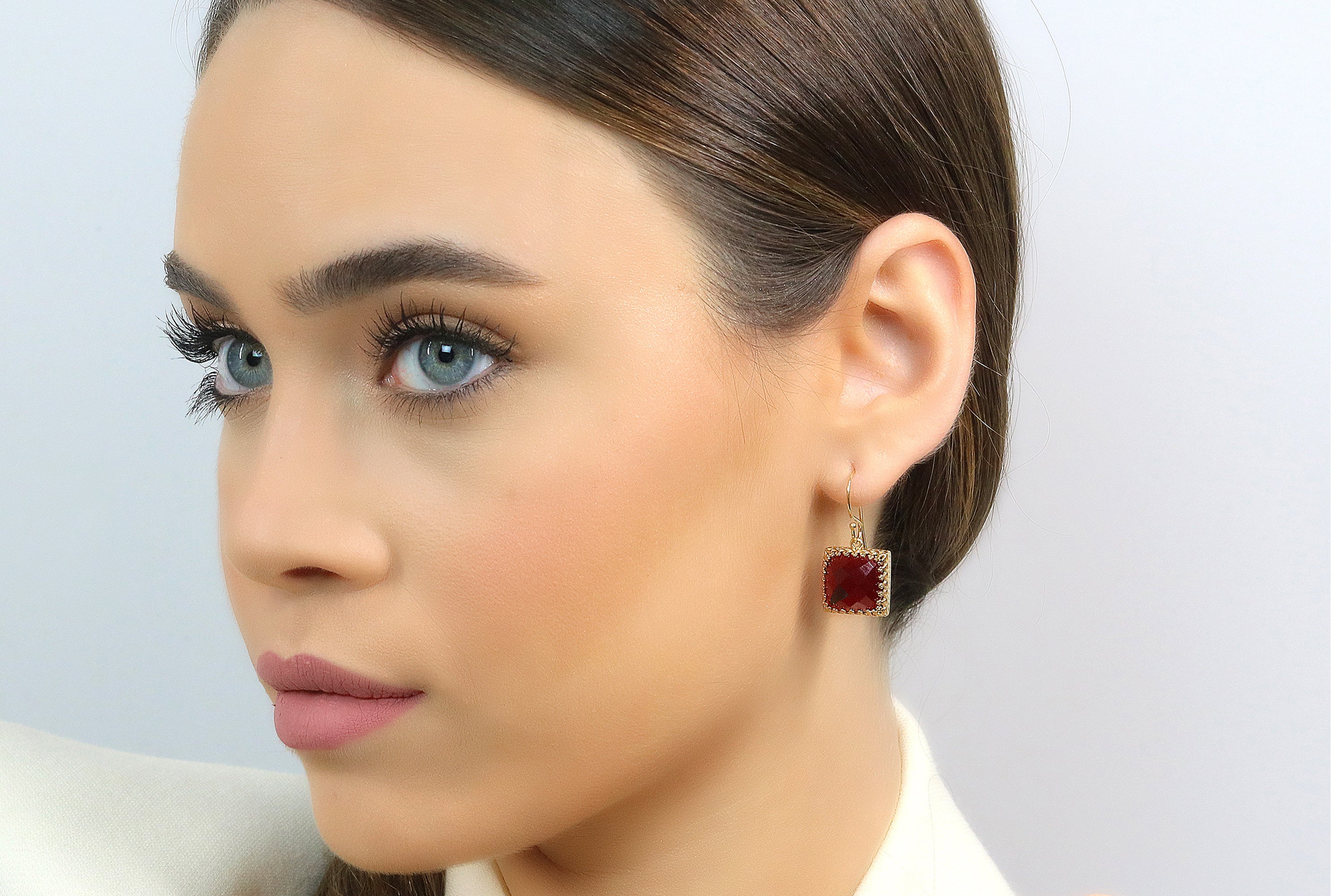 Handmade Garnet Earrings in Gold Earrings Anemone Jewelry