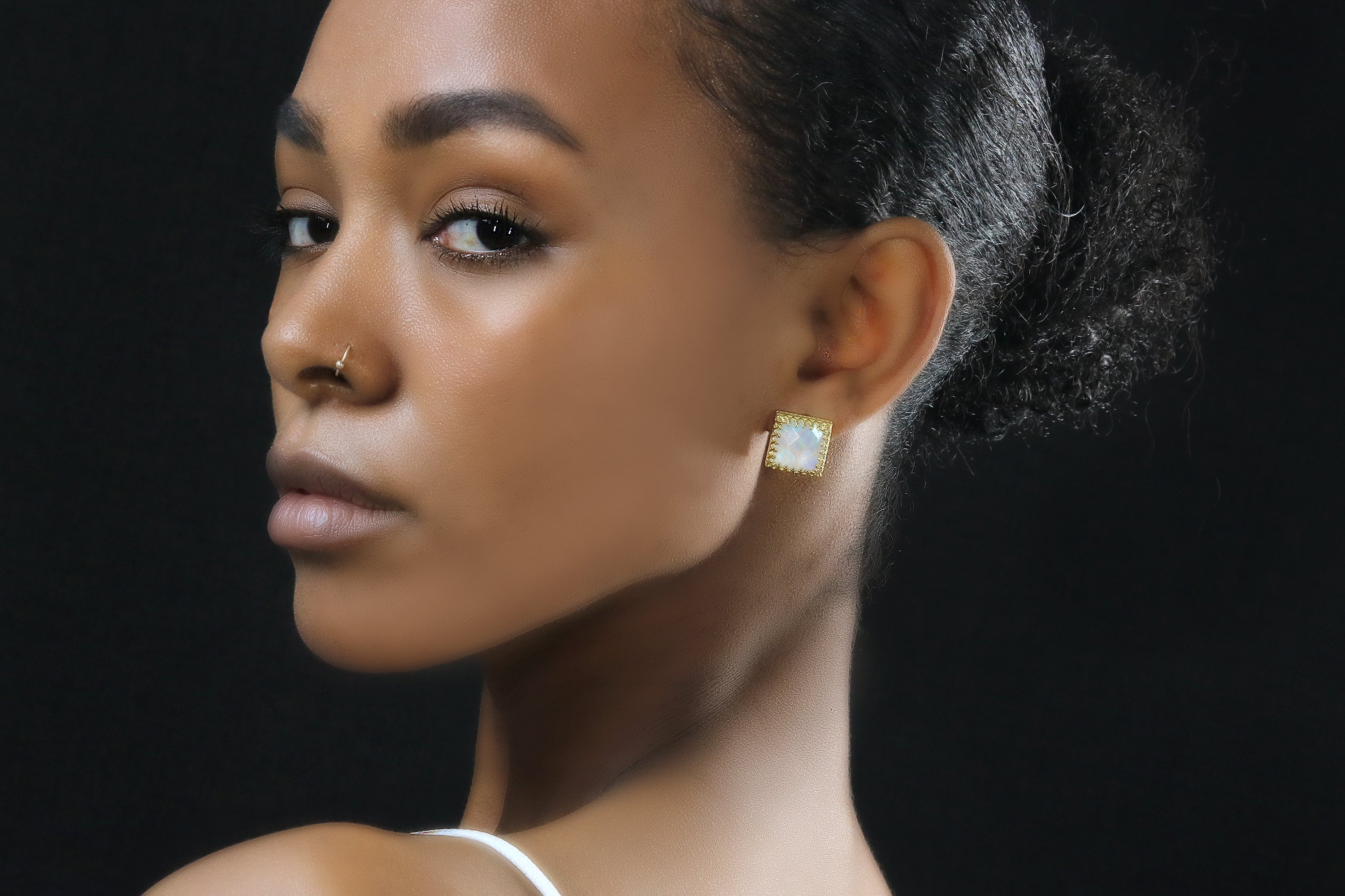 Lovely 14k Gold Stud Earrings with Moonstone Earrings Anemone Jewelry