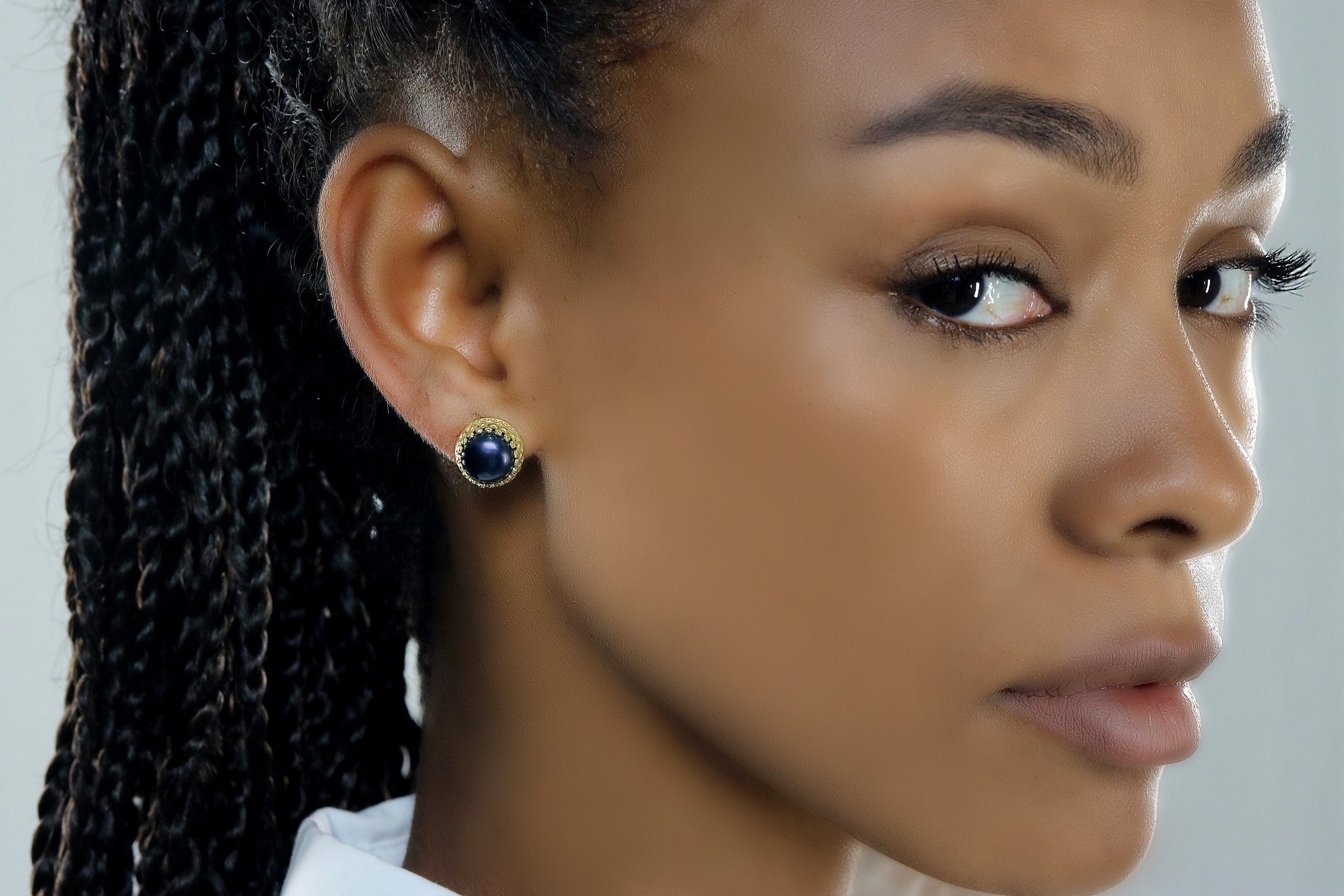 Black Pearl in 14k Gold Studs - Vintage Earrings, Gift Earrings, Everyday Earrings - Handmade Gold Earrings for Women Earrings Anemone Jewelry