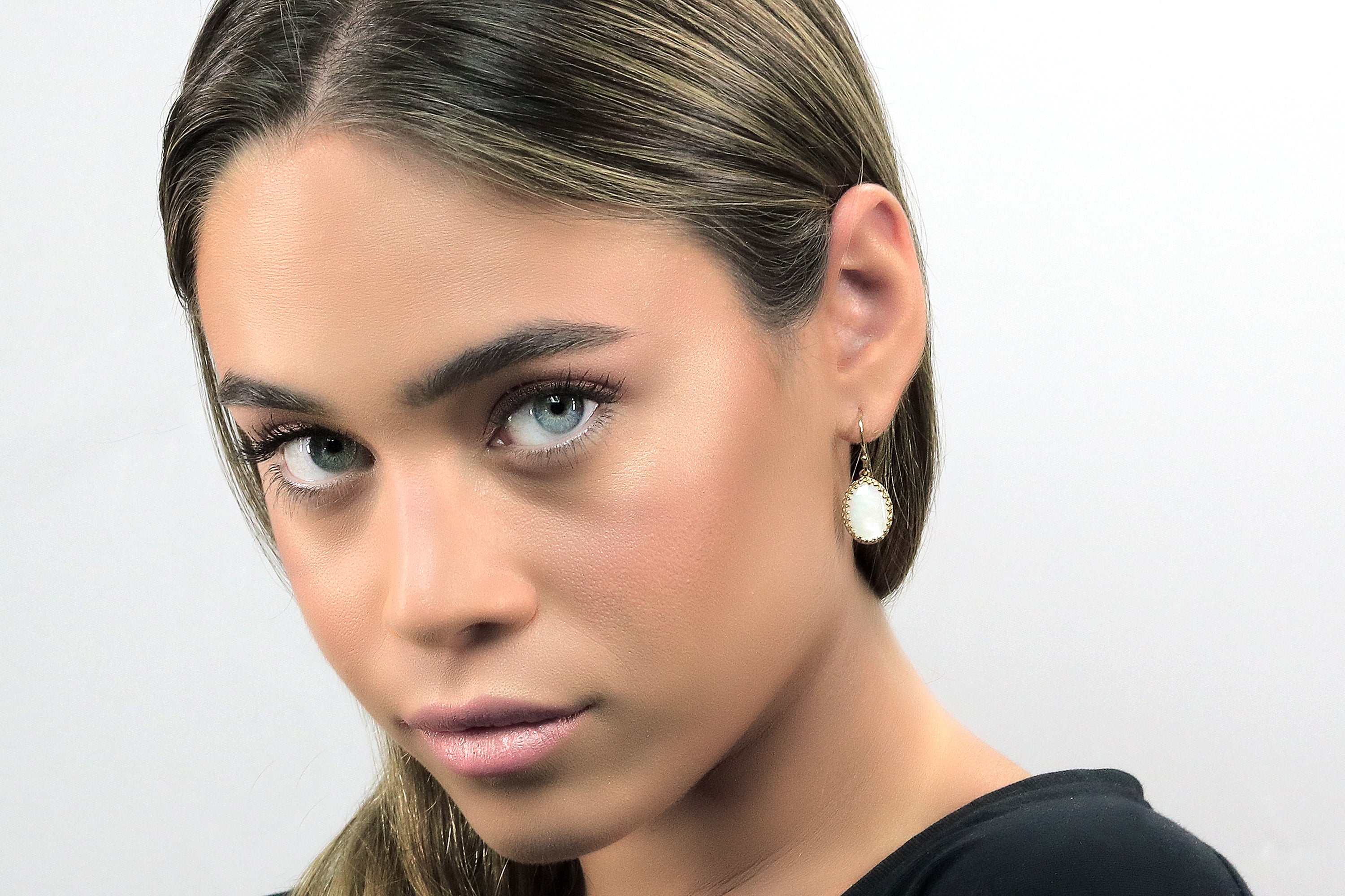 Mother of Pearl Gold Dangling Earrings Earrings Anemone Jewelry